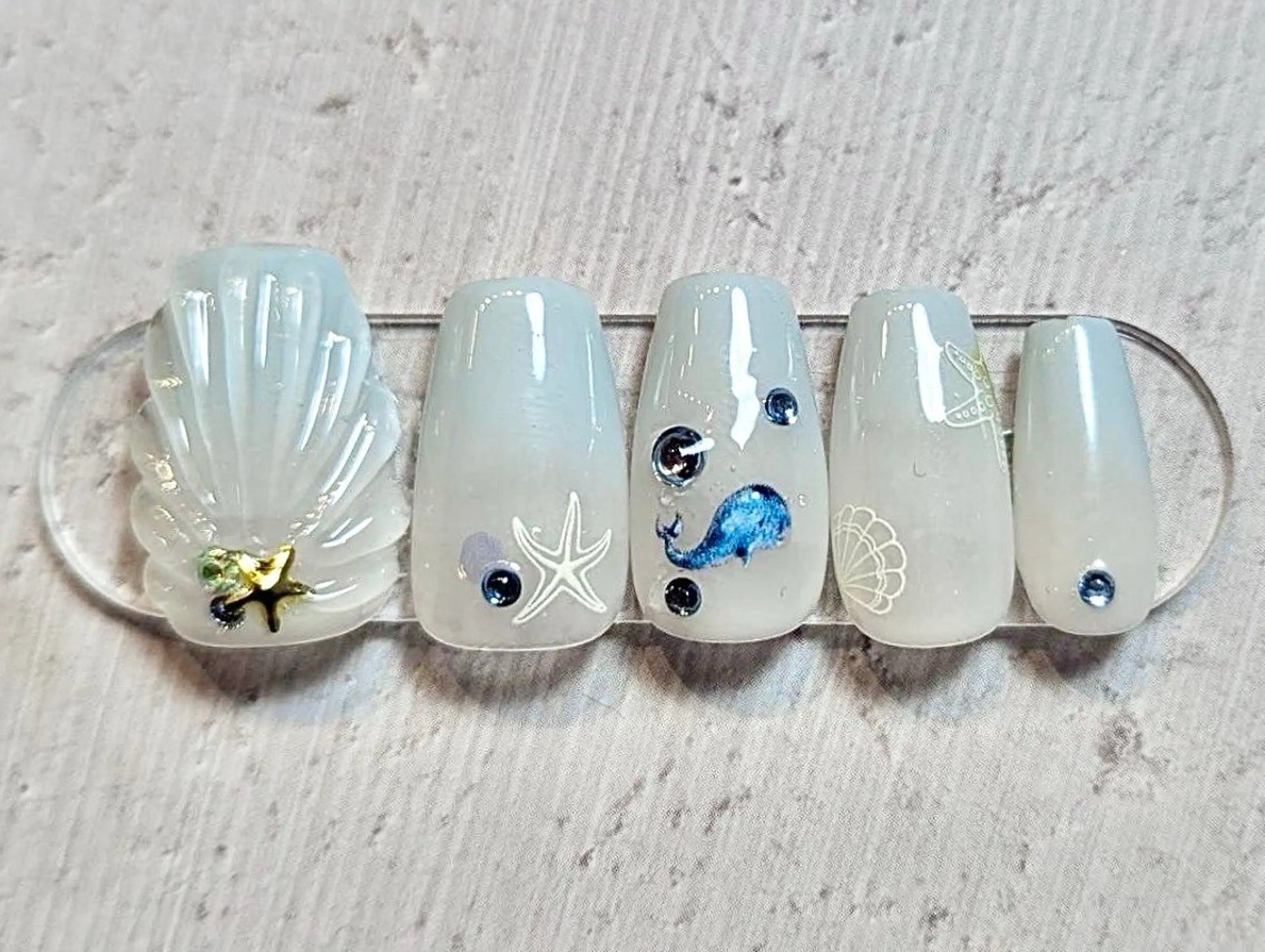 ネイル ピンキー 池田公園店のネイルデザイン