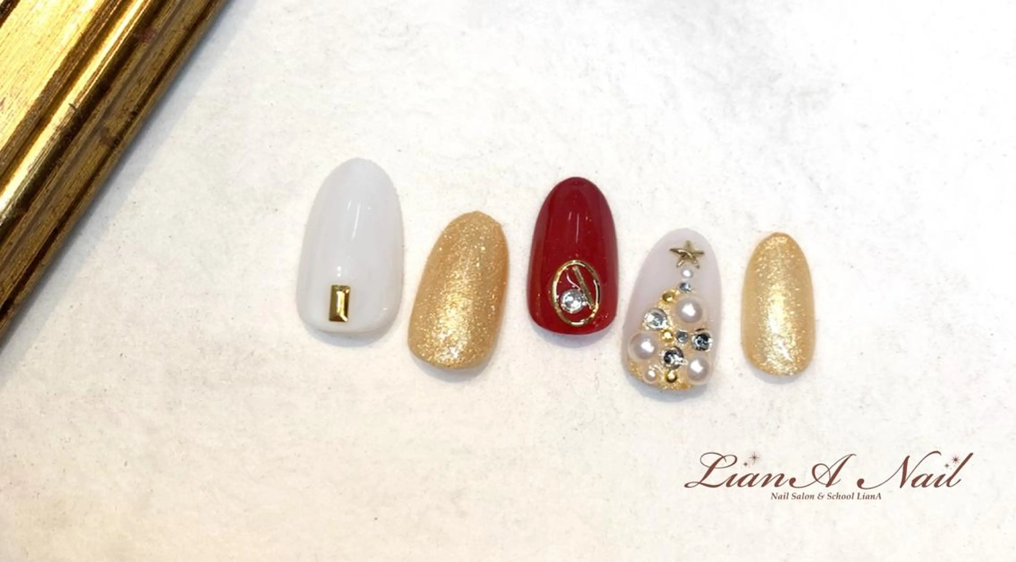 ネイル キラキラネイル LianA Nail rinaのネイルデザイン