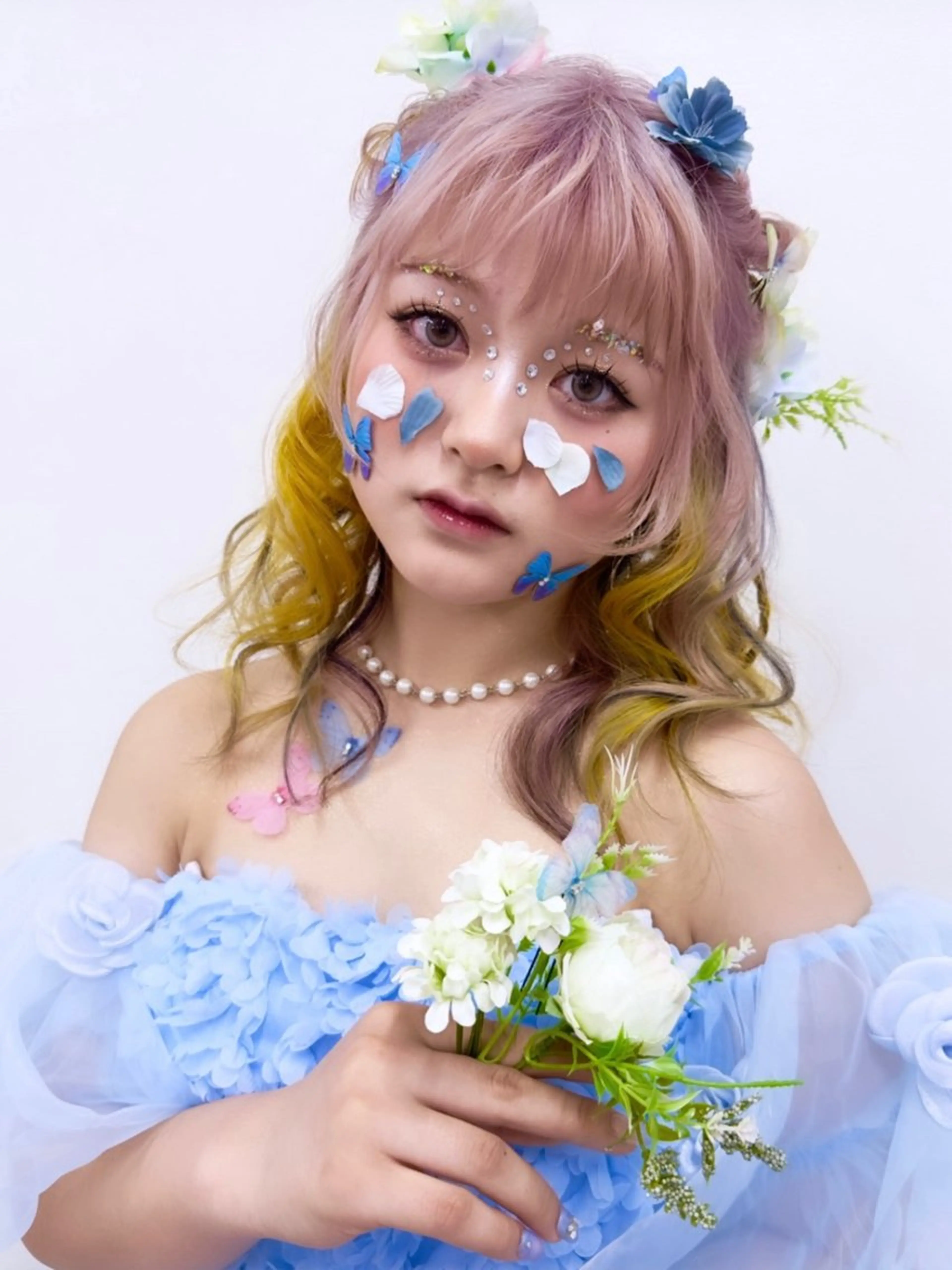 セミロング カラー デザインカラー インナーカラー ピンクカラー イエローカラー ヘアカラー トリートメント 💖ムラ修正ブリーチ 💖【YUU】のヘアスタイル