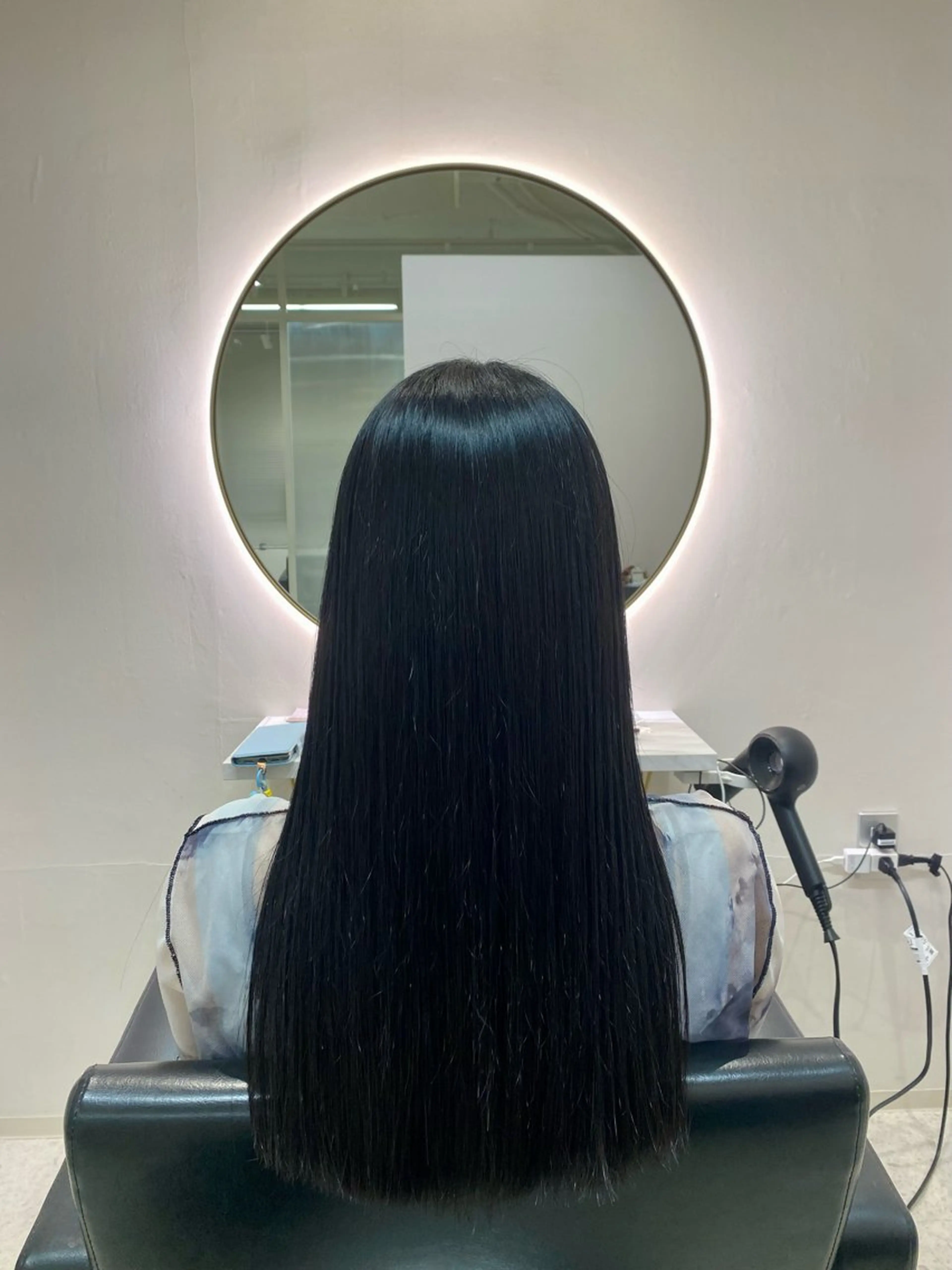 ロング 縮毛矯正 韓国🇰🇷艶髪 ケアカラーSHURIのヘアスタイル