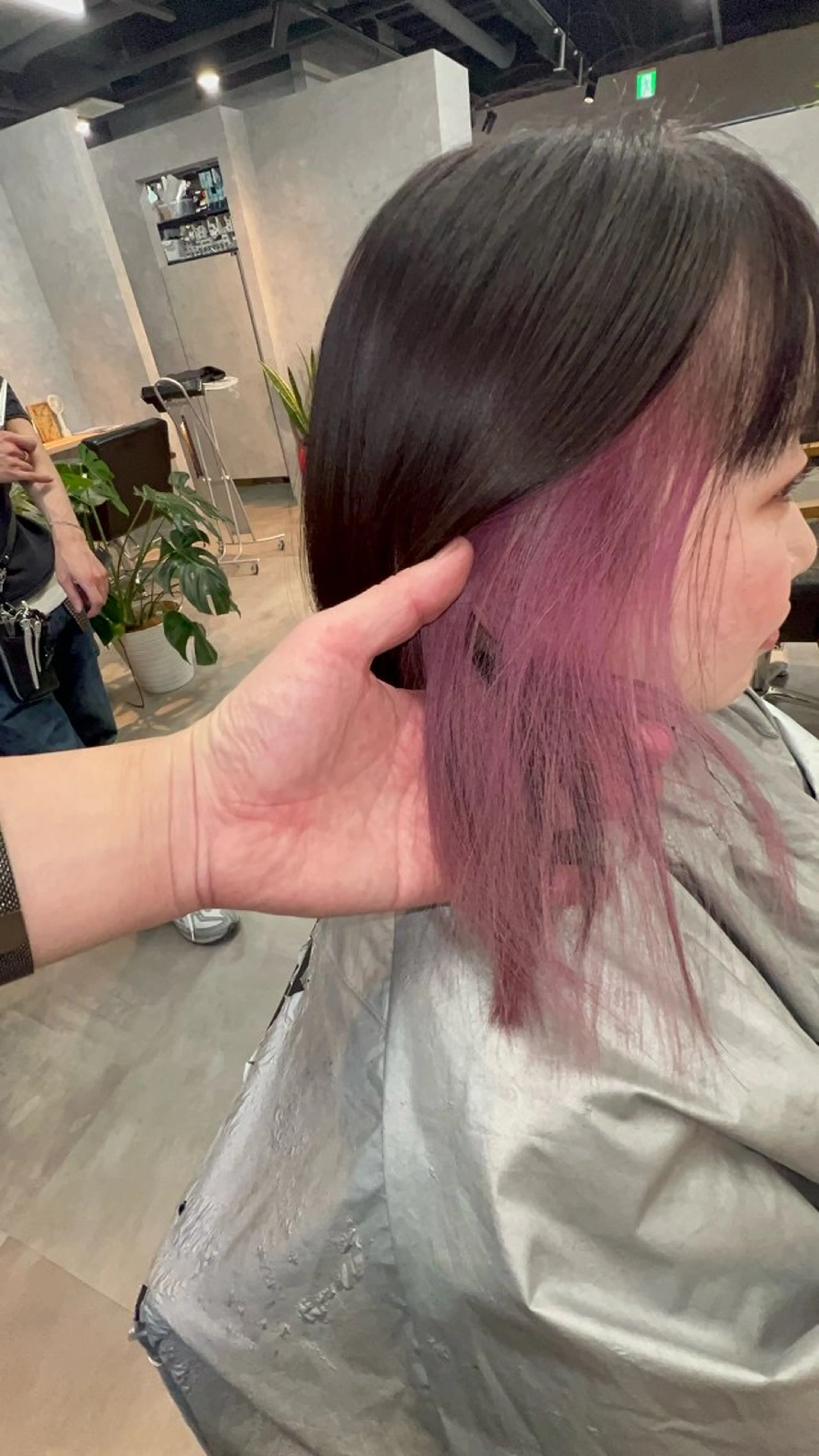 ミディアム motoトップカラー リスト/ブリーチカラのヘアスタイル