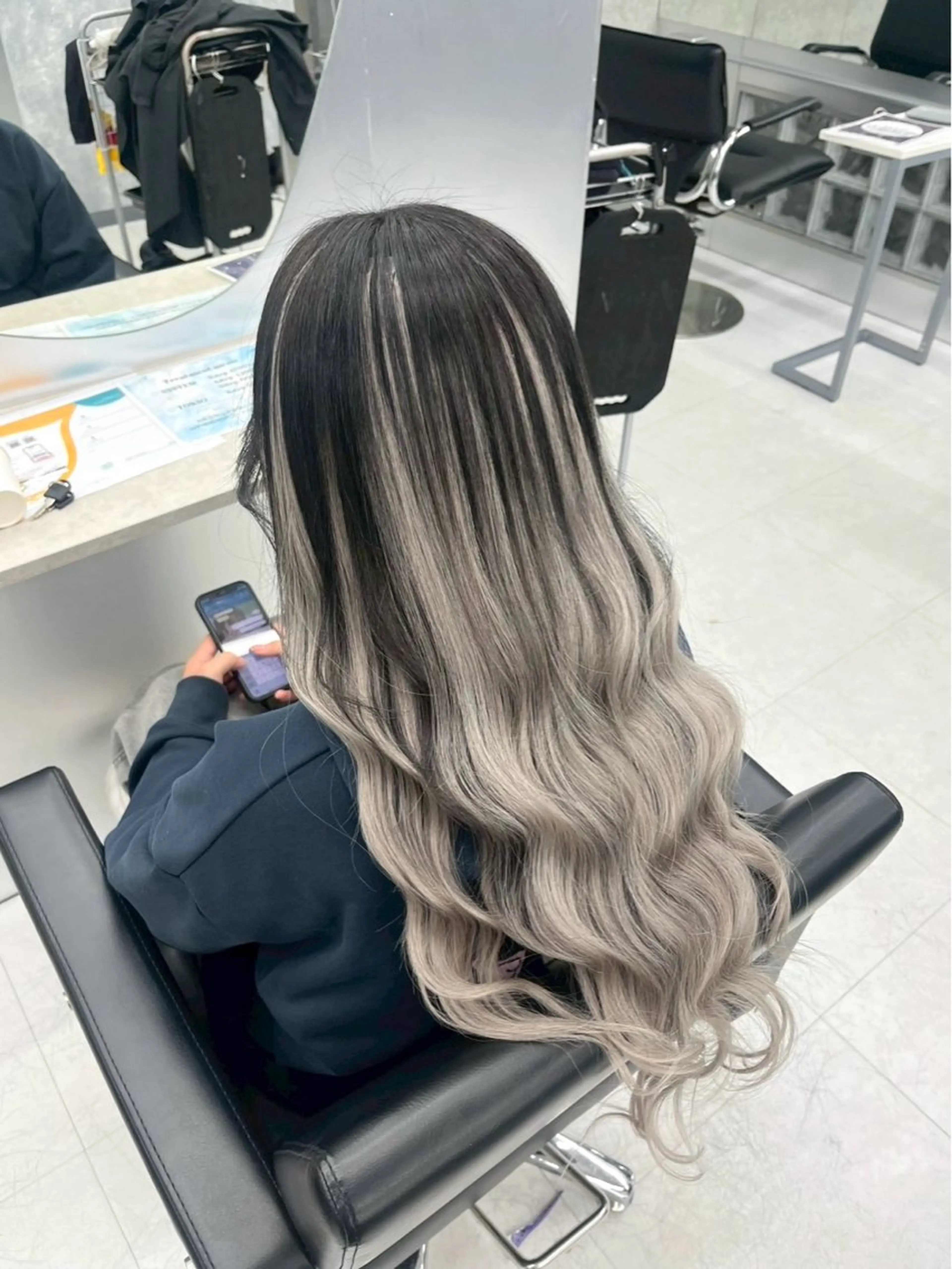 ロング 🦋ハイトーン×ア レンジ💫Leenaのヘアスタイル