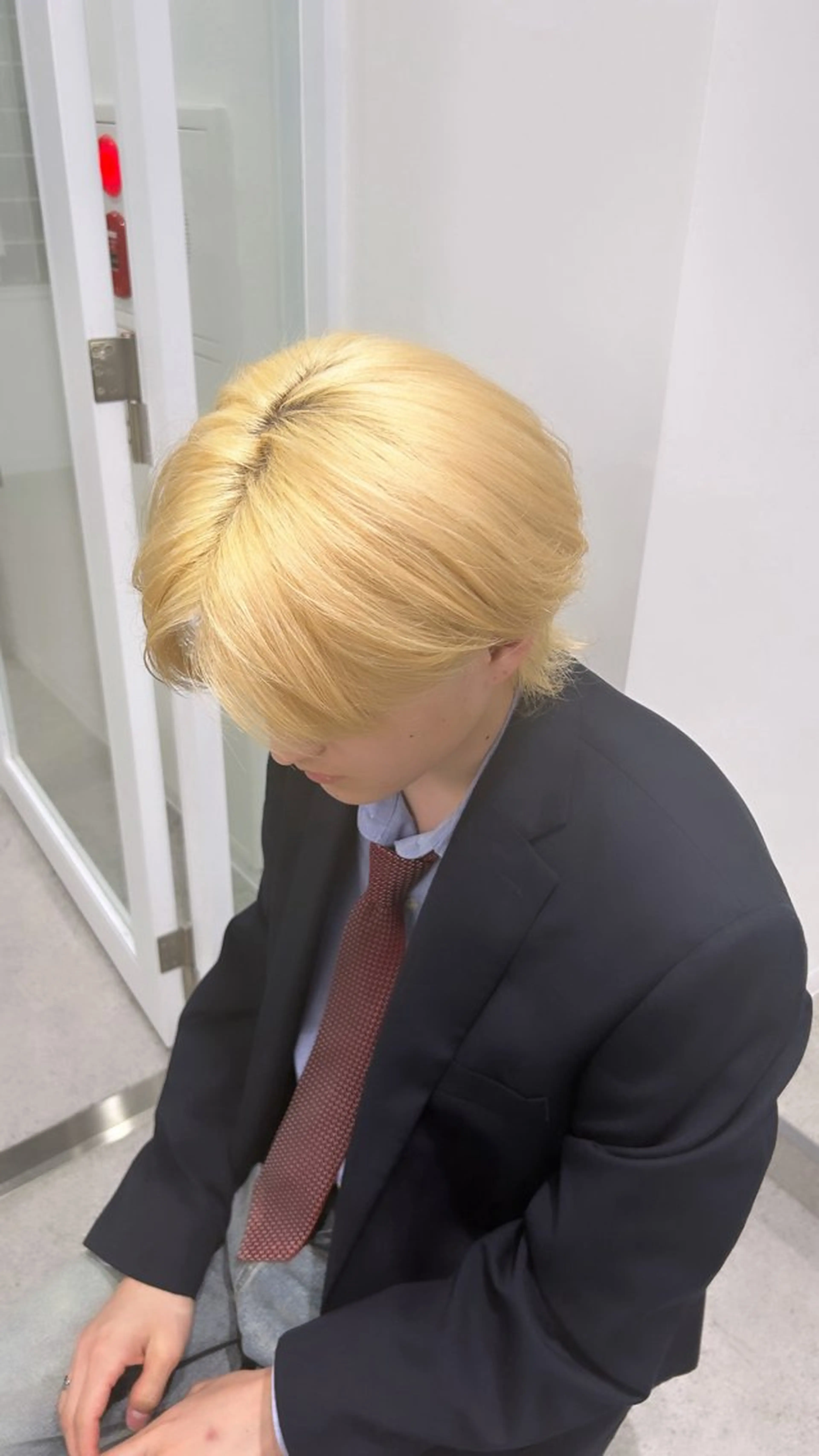 ロング メンズ 艶感ミルクティー🤍 色落ち綺麗🤍ともやのヘアスタイル