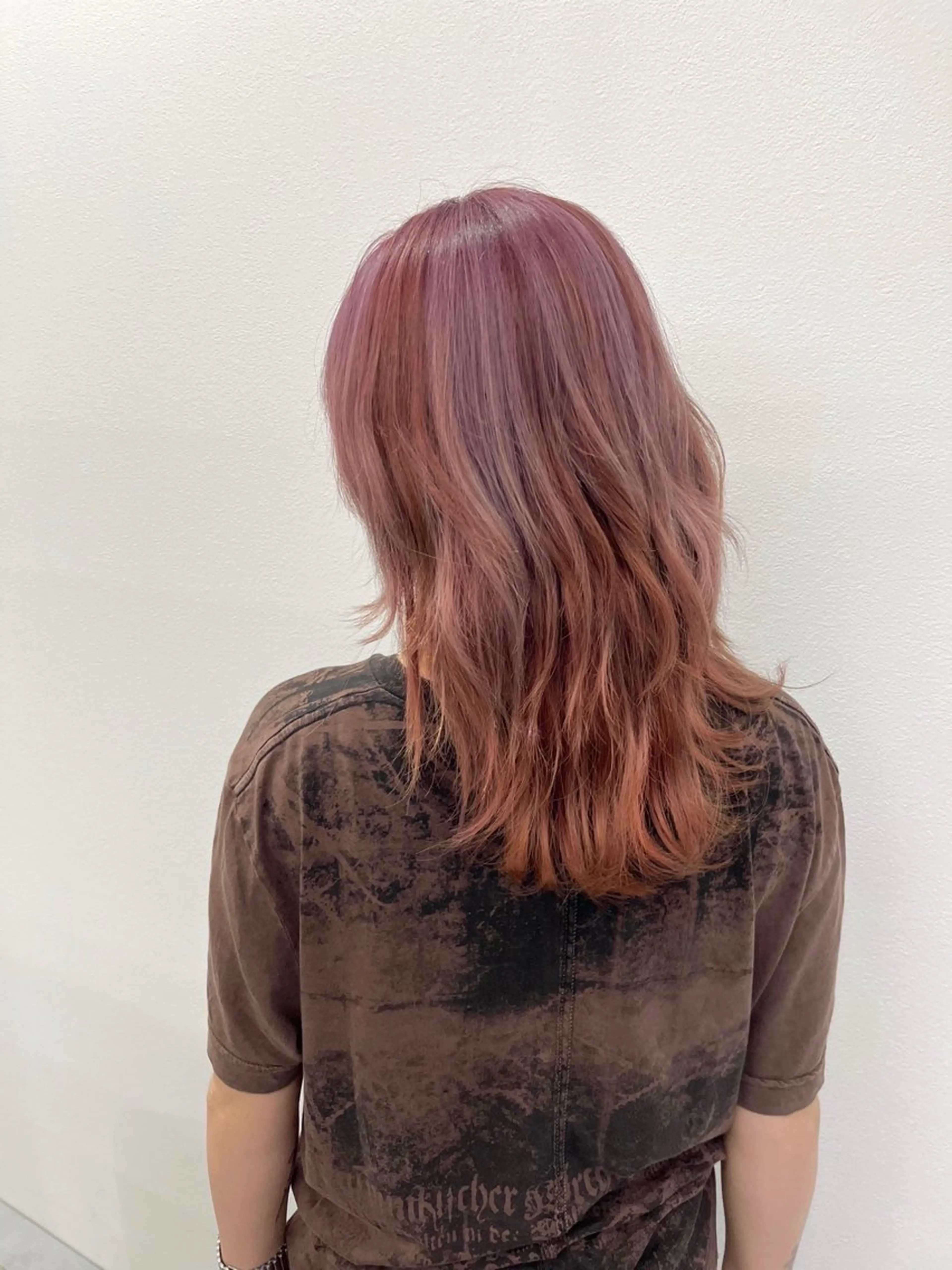 ミディアム デザインカット ハイレイヤー レイヤーカット ウルフカット ウルフレイヤー ハイトーン/透明感/ レイヤー/かずや🦁のヘアスタイル