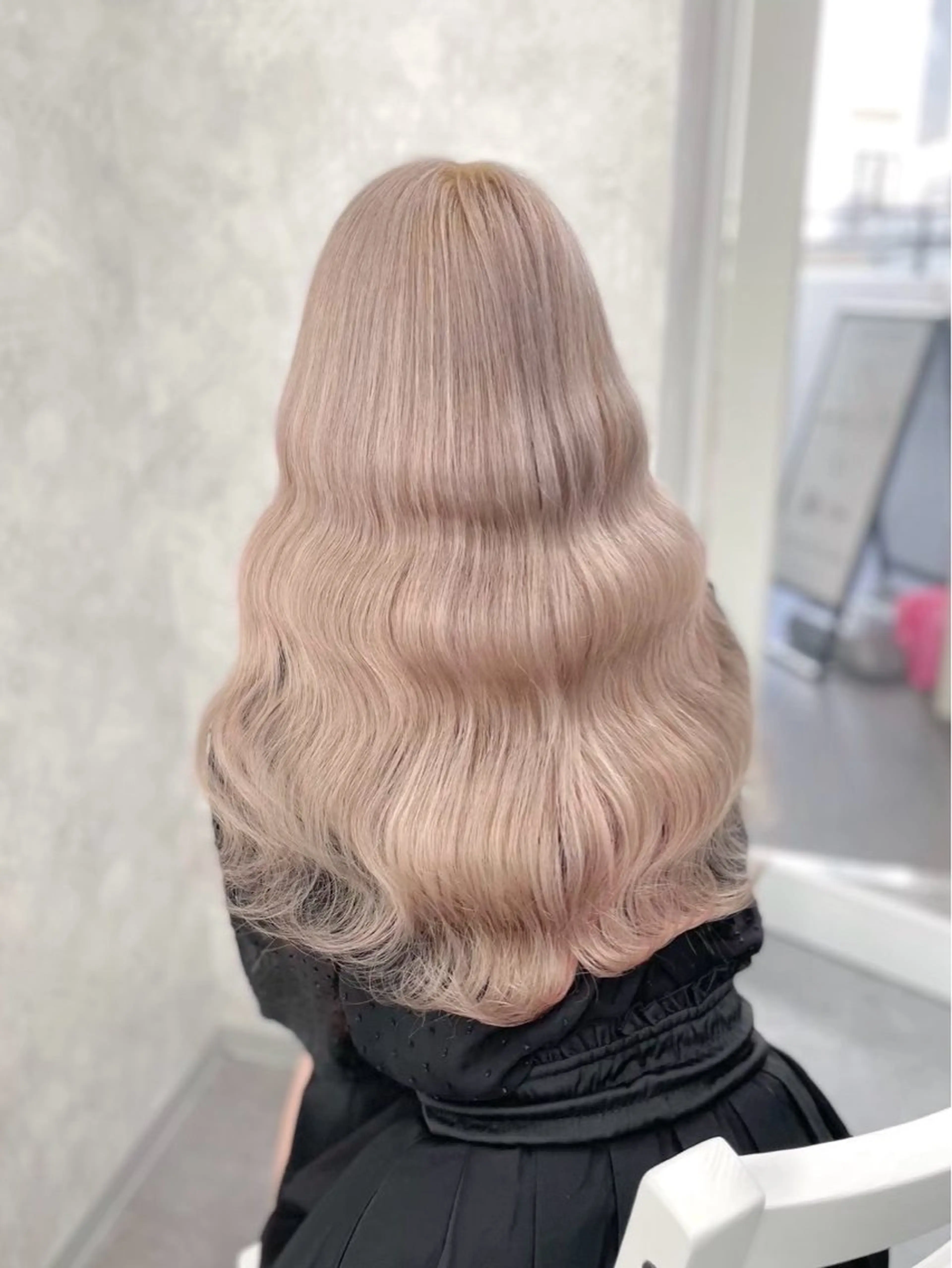 カラー 🦋ハイトーン×ア レンジ💫Leenaのヘアスタイル