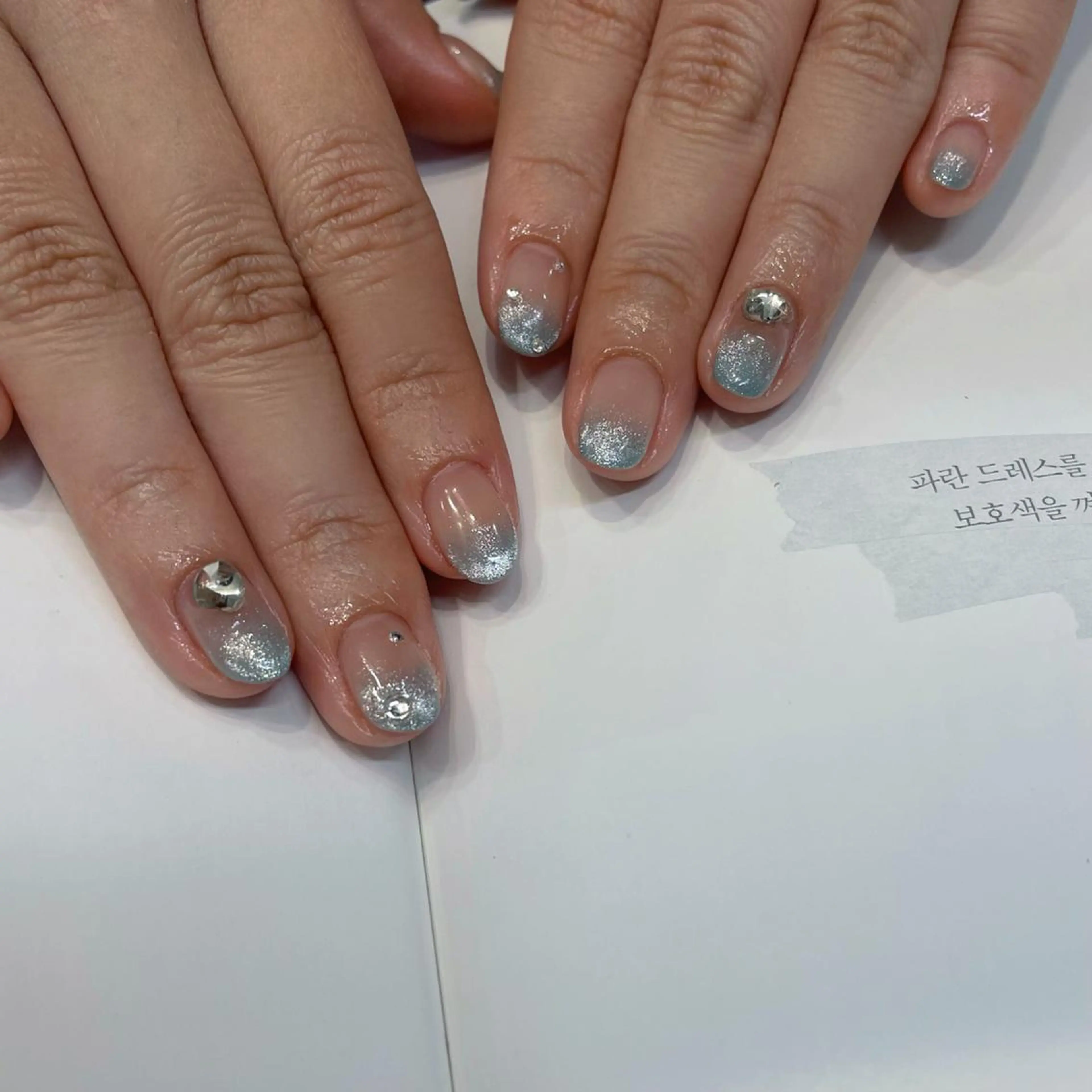 ネイル ハンドネイル ネイルズシャトン🪡 ネイリスト齊藤のネイルデザイン