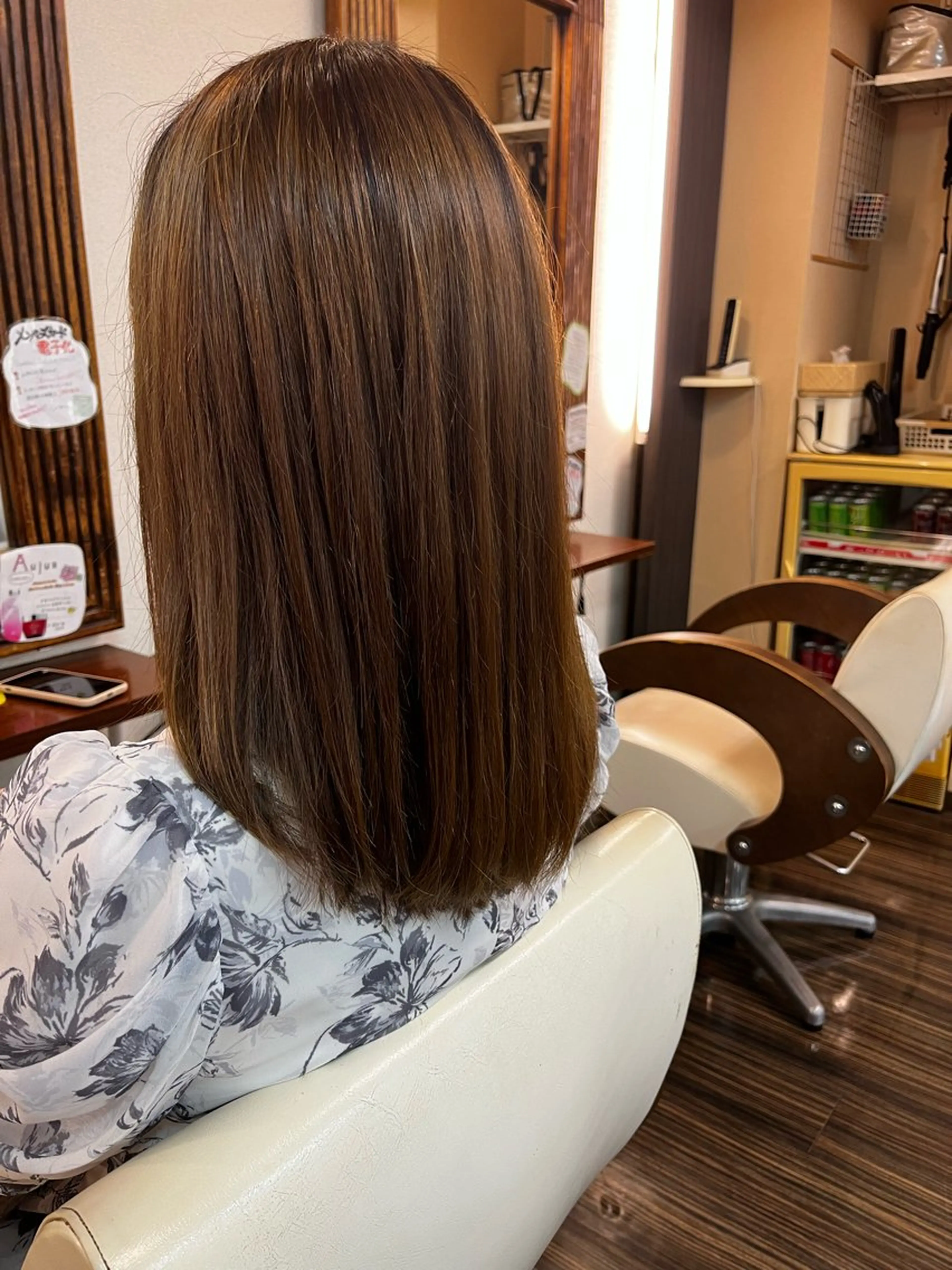 ミディアム 西形 梨瑚のヘアスタイル