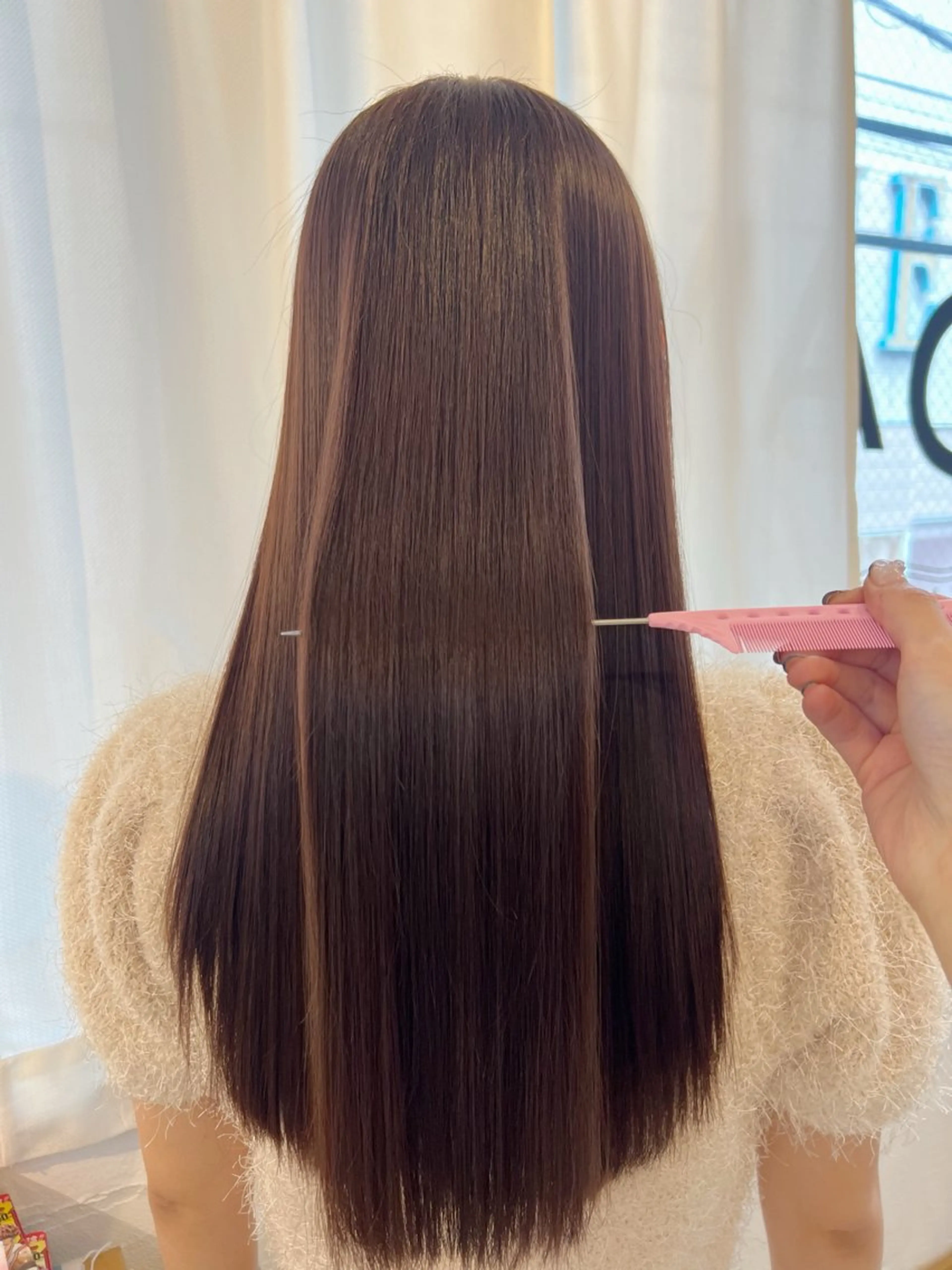 ロング カラー ブラウンカラー 透明感カラー デザインカラー イヤリングカラー ハイライトカラー ヘアカラー 縮毛矯正 トリートメント KANA/ボブ/ インナーカラー/艶髪のヘアスタイル