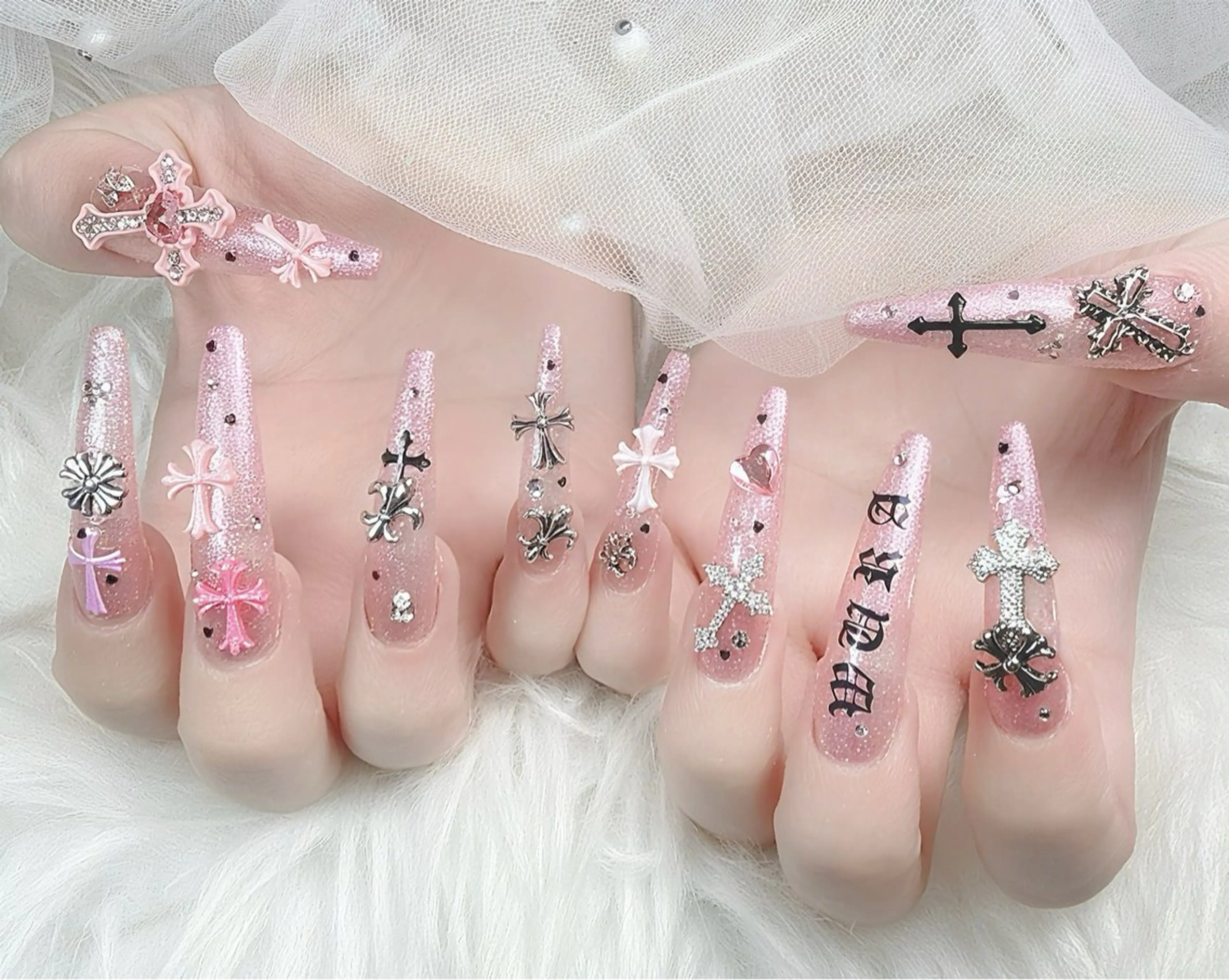 ネイル フラッシュネイル キラキラネイル ハンドネイル ハンドケア Gote Kawa nail salonのネイルデザイン