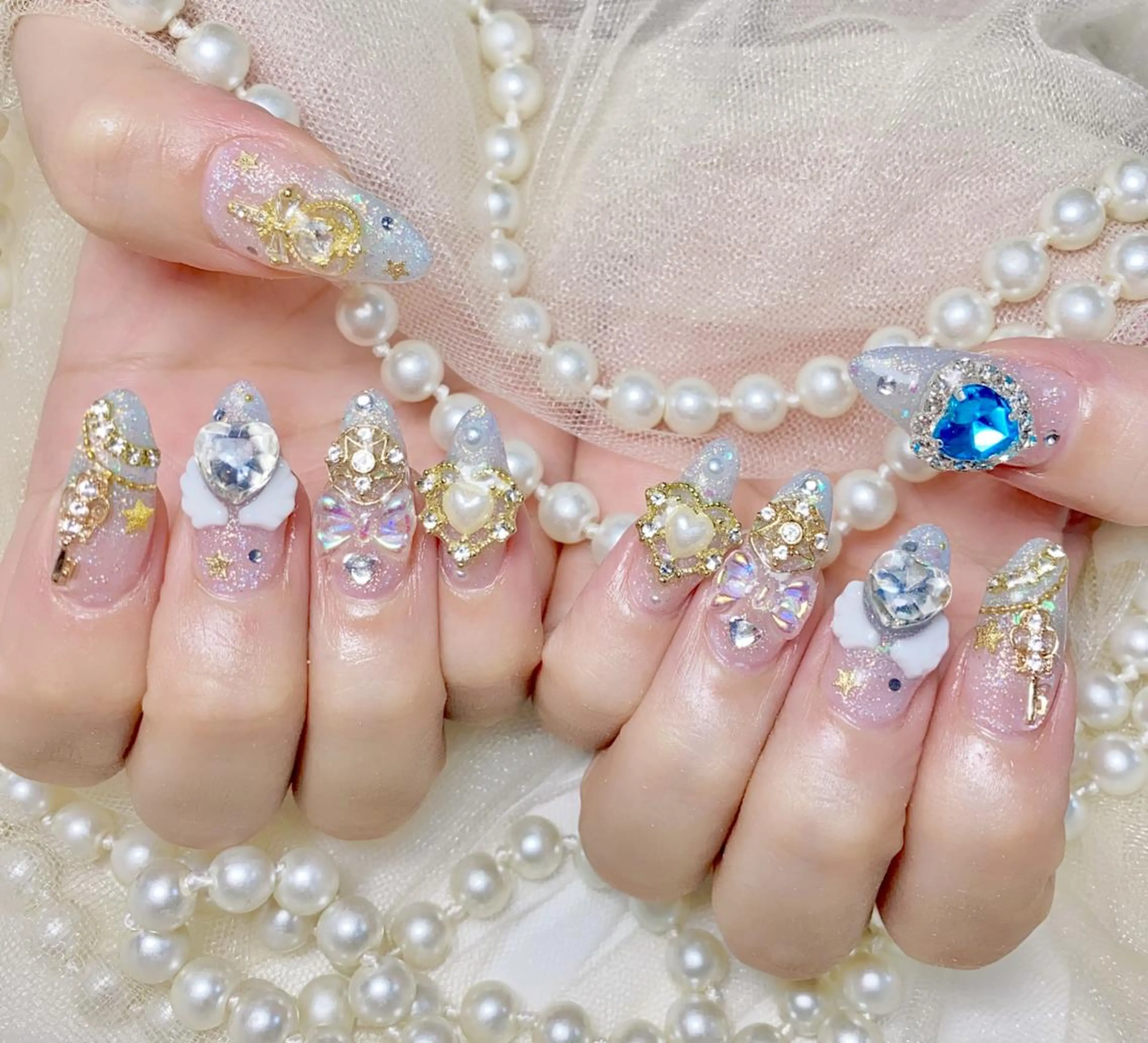 ネイル Queenie 🦋のネイルデザイン