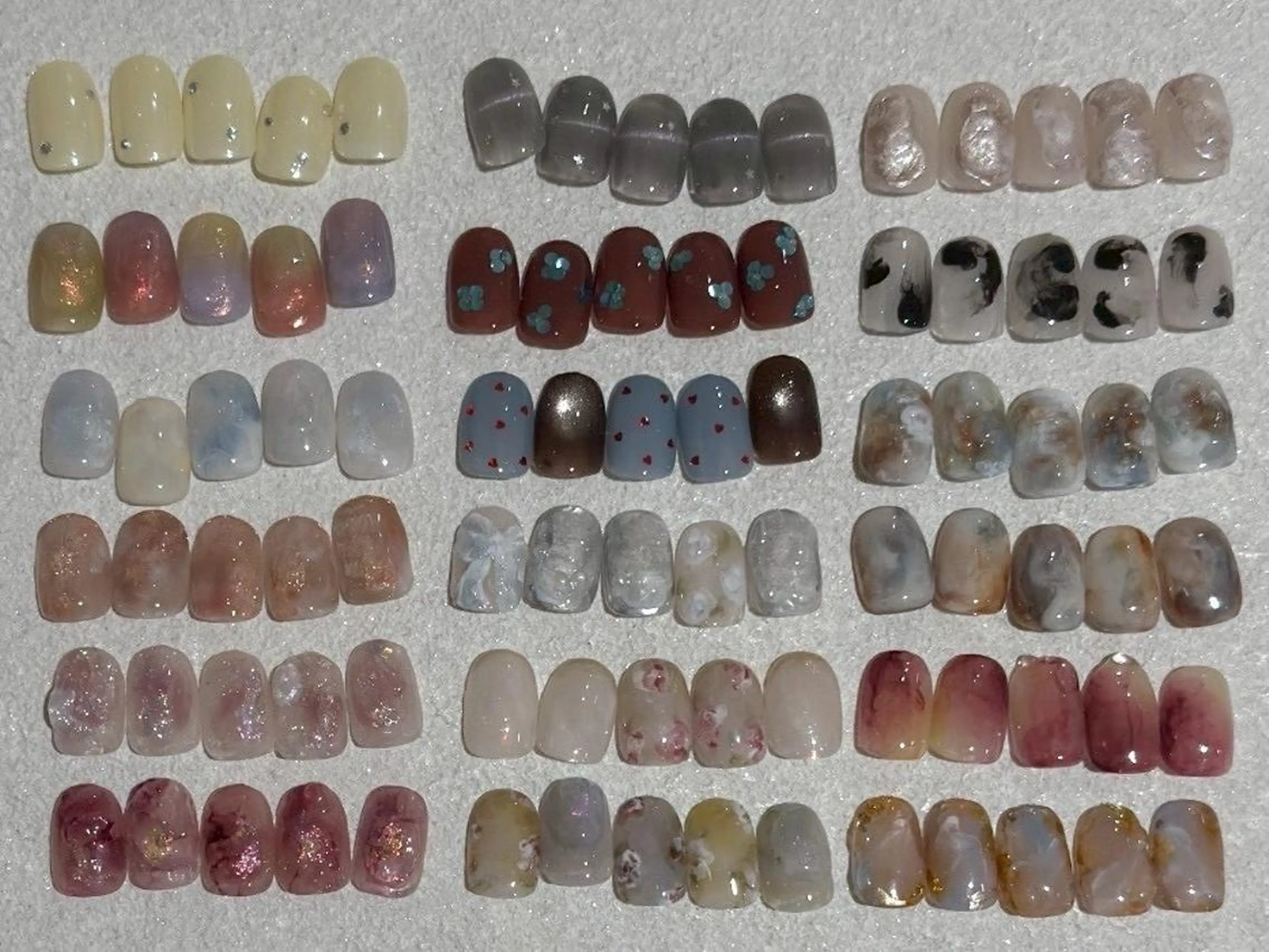 ネイル マグネットネイル ニュアンスネイル 春ネイル ハンドネイル eri premiereのネイルデザイン