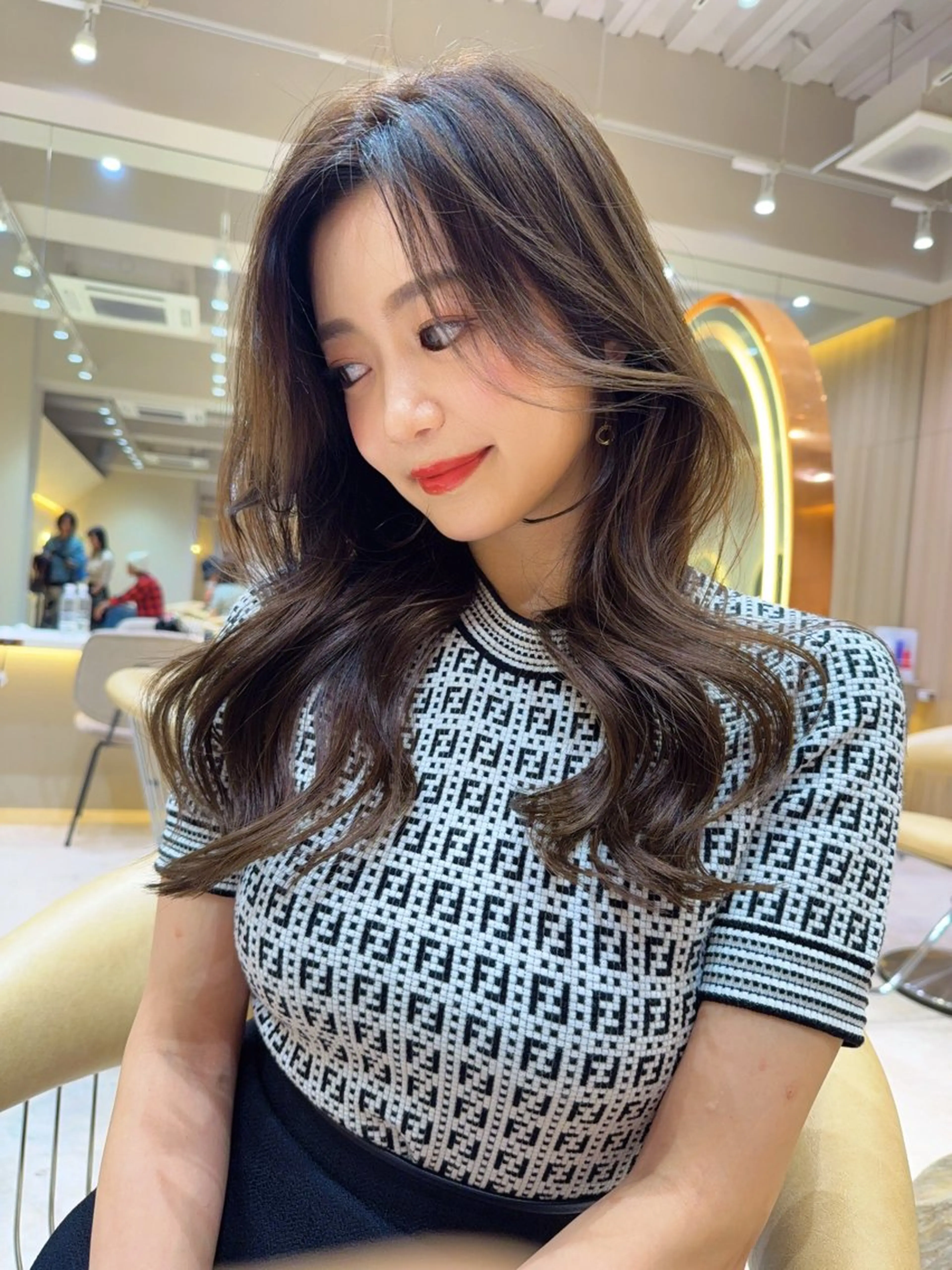 セミロング カラー カット ヘアカラー トリートメント 縮毛矯正✨🫧 レイヤー川村利幸のヘアスタイル