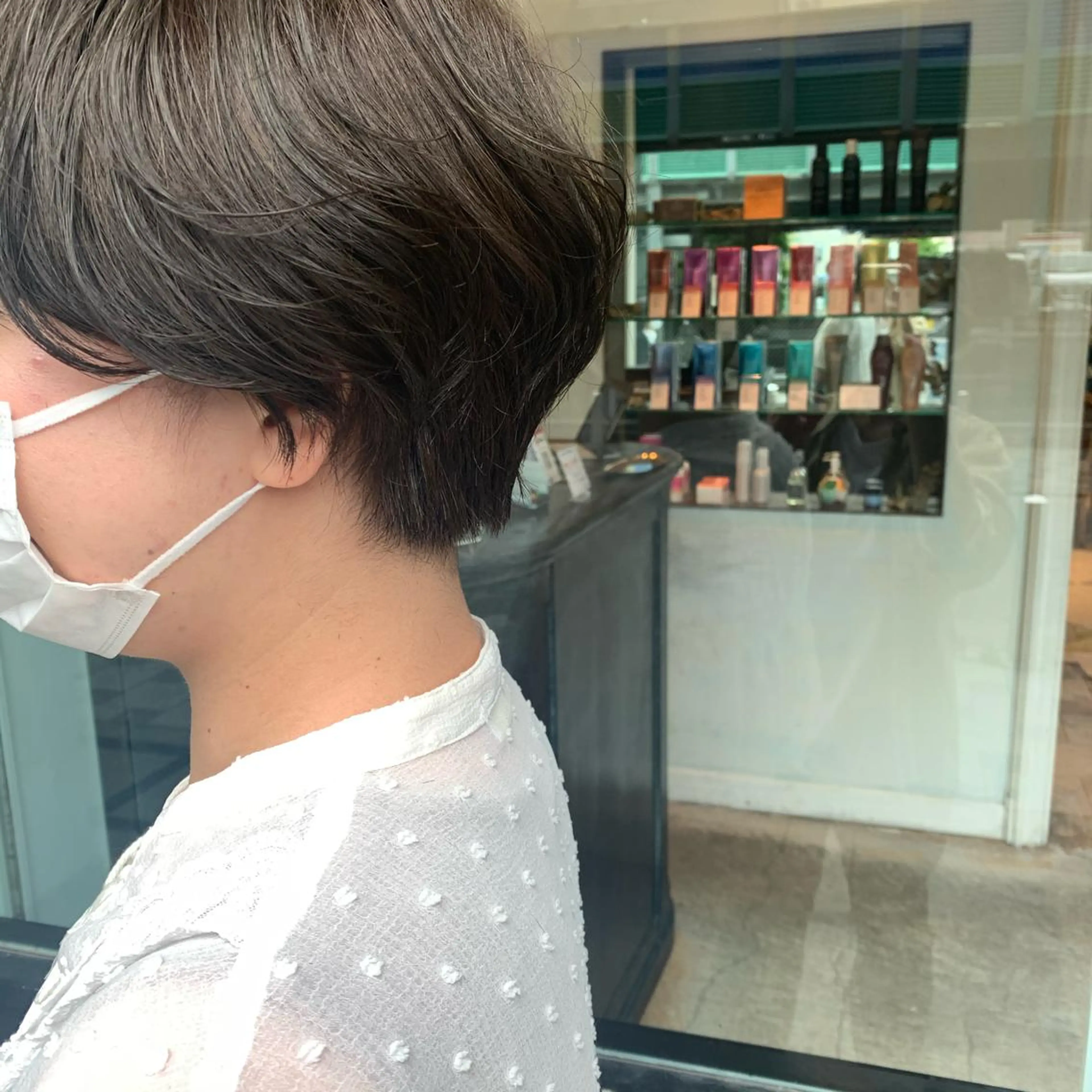 ショート カラー SAKINO. ベージュカラーのヘアスタイル