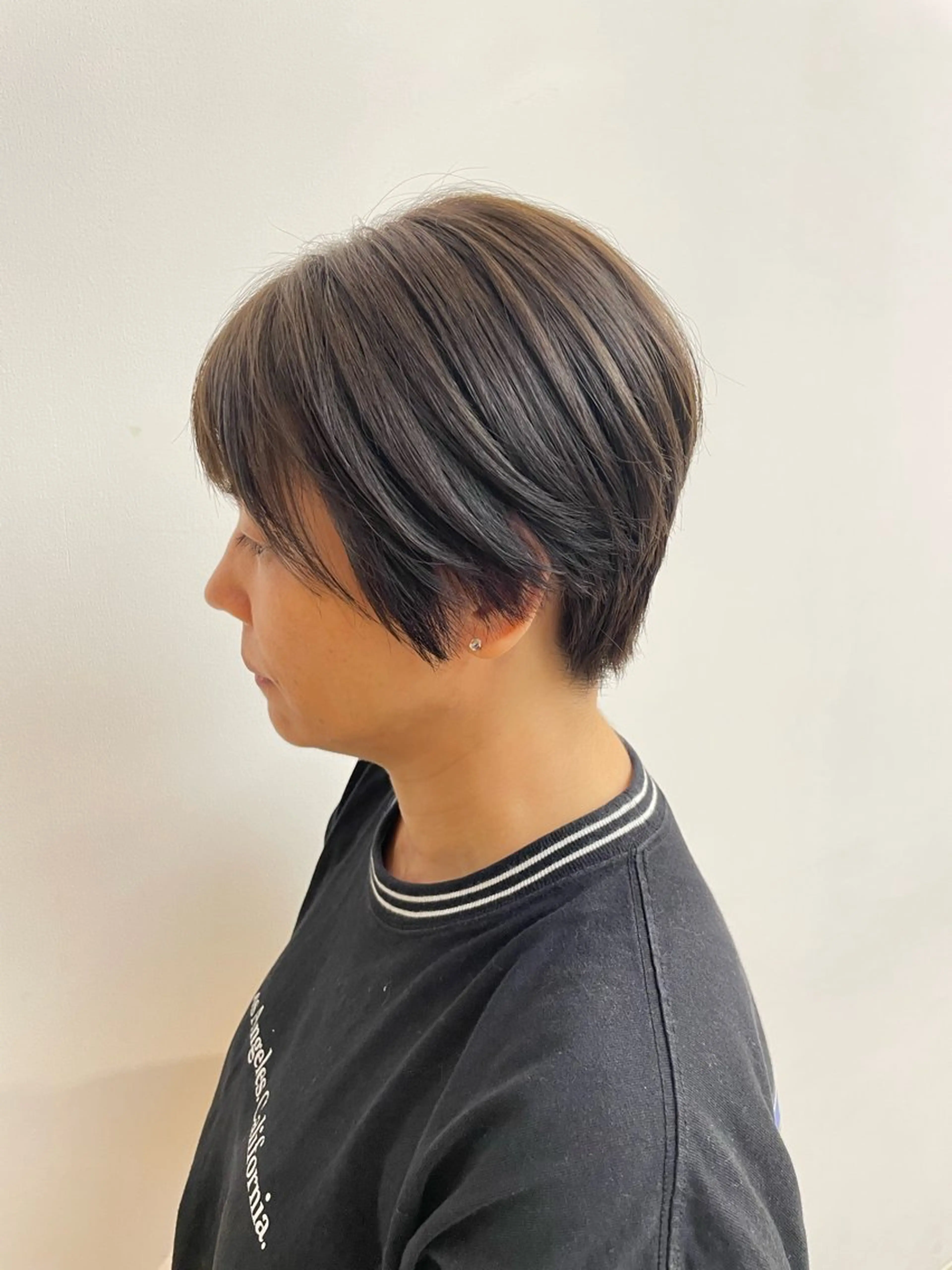 ショート カラー アッシュ アッシュブラウン ブラウンカラー 透明感カラー ショートヘア MINDS LINO Reinaのヘアスタイル