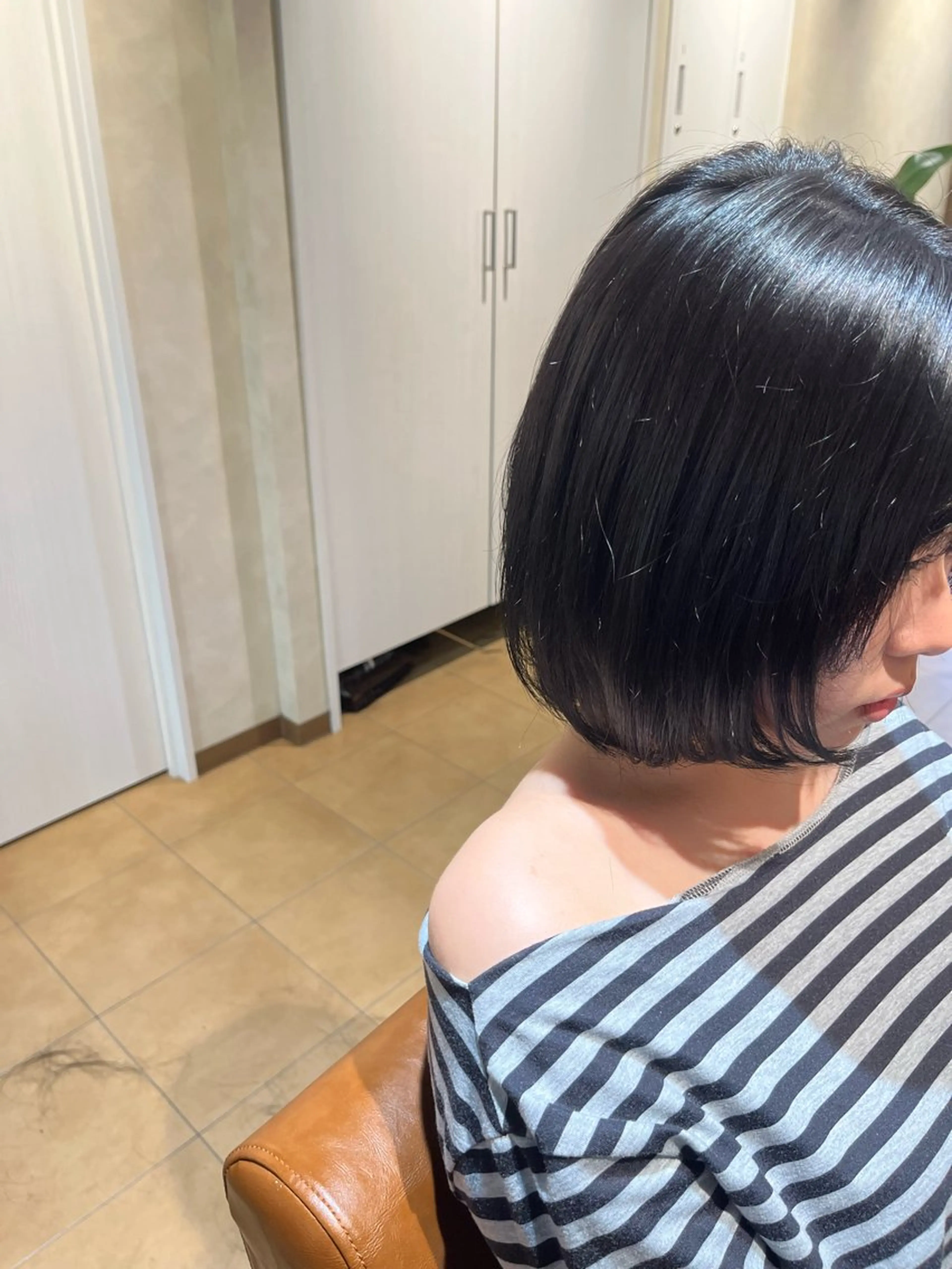 ショート カラー 黒髪 ブリーチ ブルーカラー ブルーブラック カット ヘアカラー end roll りんのヘアスタイル