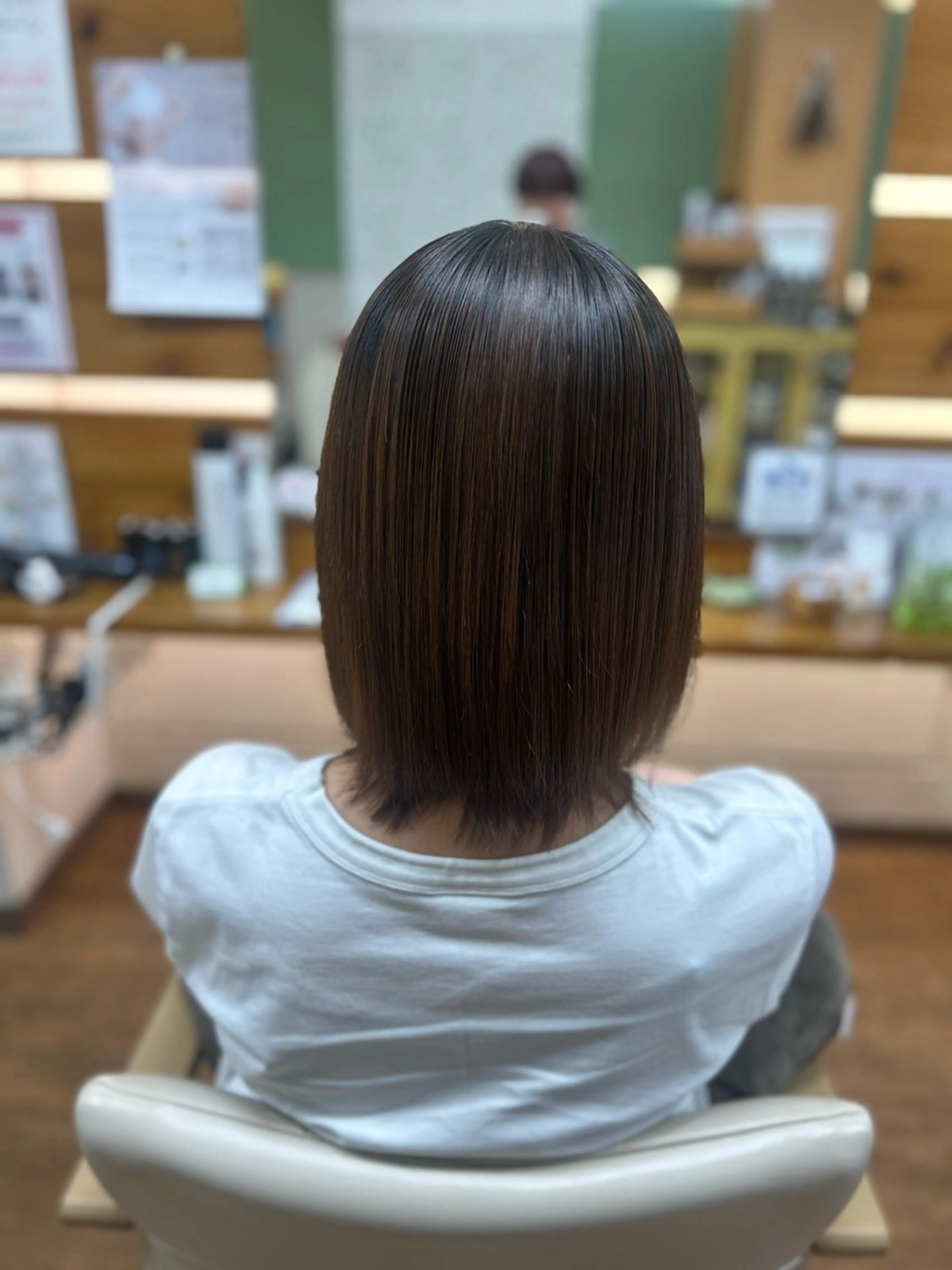 ミディアム カット 縮毛矯正 神谷 千明のヘアスタイル