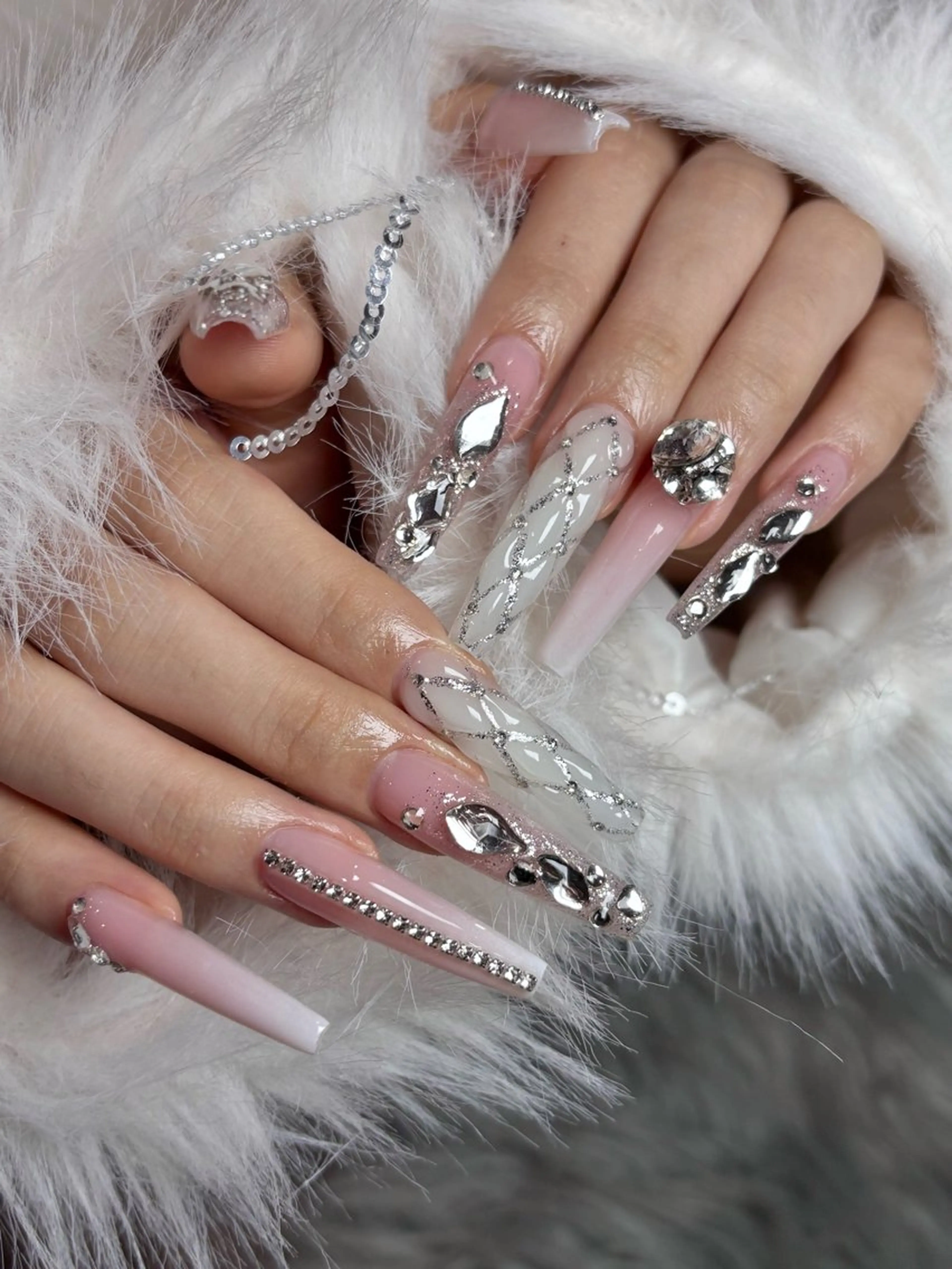 ネイル ハンドネイル Dark honey スカルプ専門原宿店のネイルデザイン