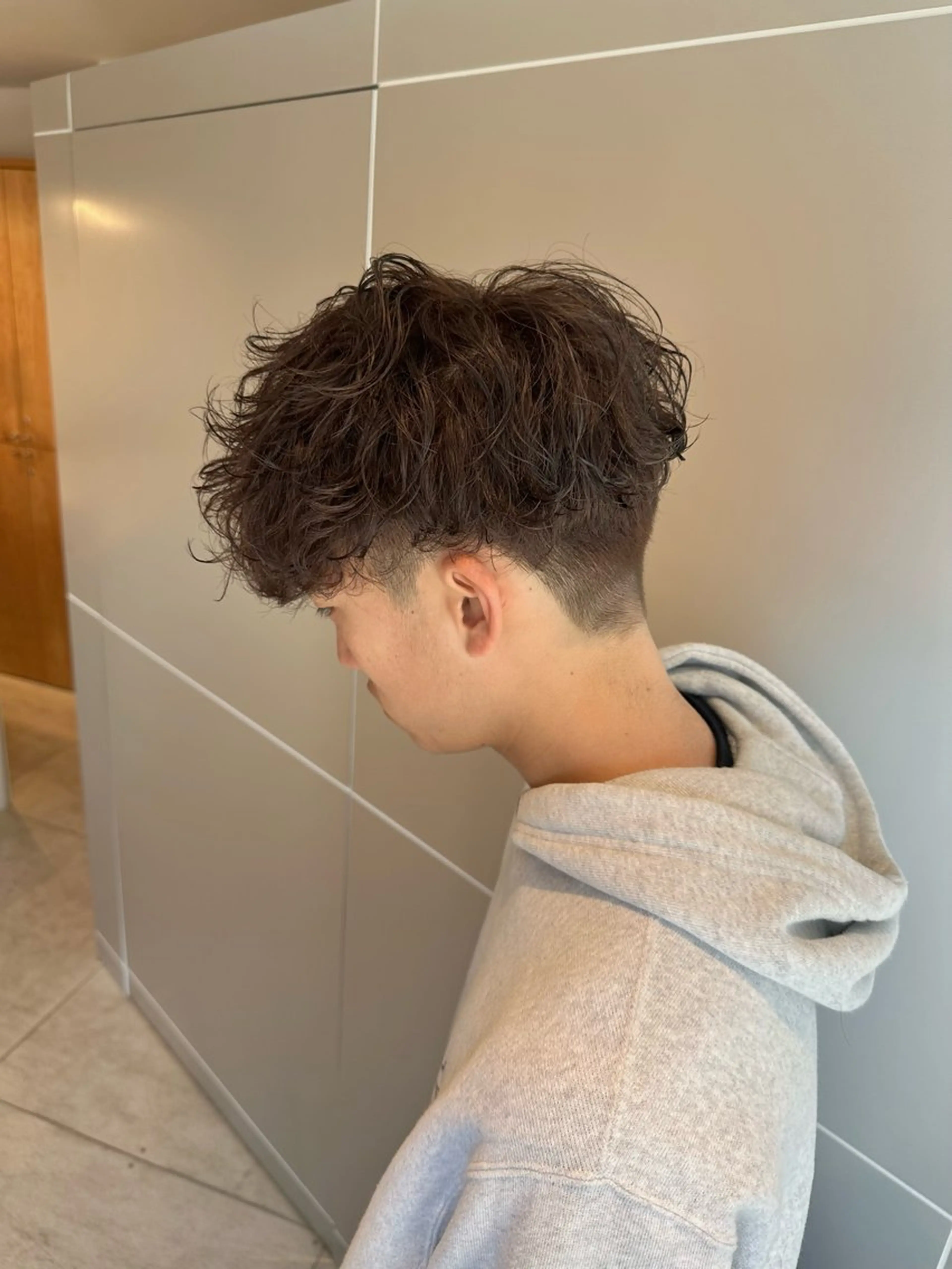 ミディアム パーマ メンズ ミディアムパーマ メンズパーマ 波巻きパーマ 🔥メンズ特化/ パーマ＆カット🌀のヘアスタイル