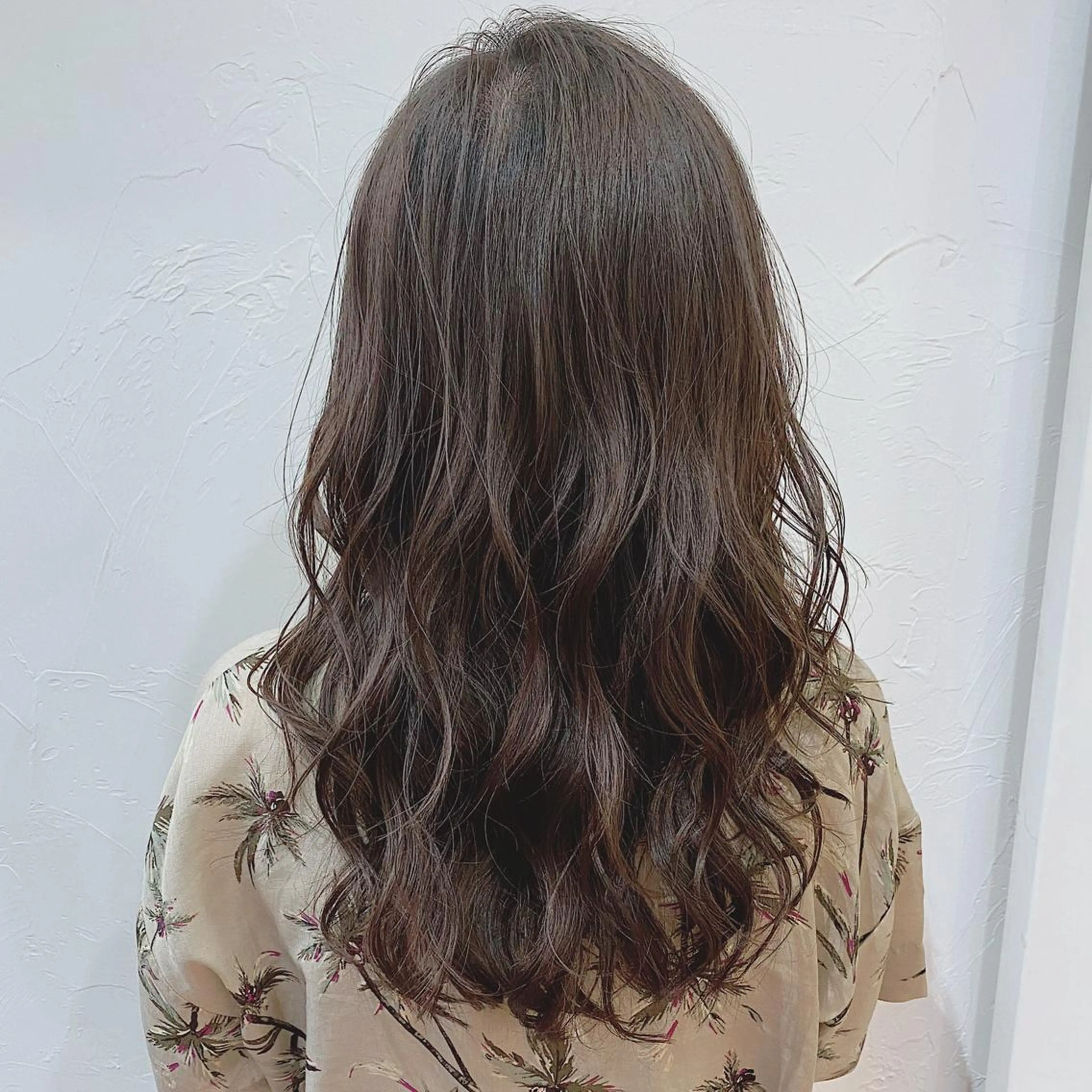 ロング ショート/レイヤー カット/服部タカノリのヘアスタイル