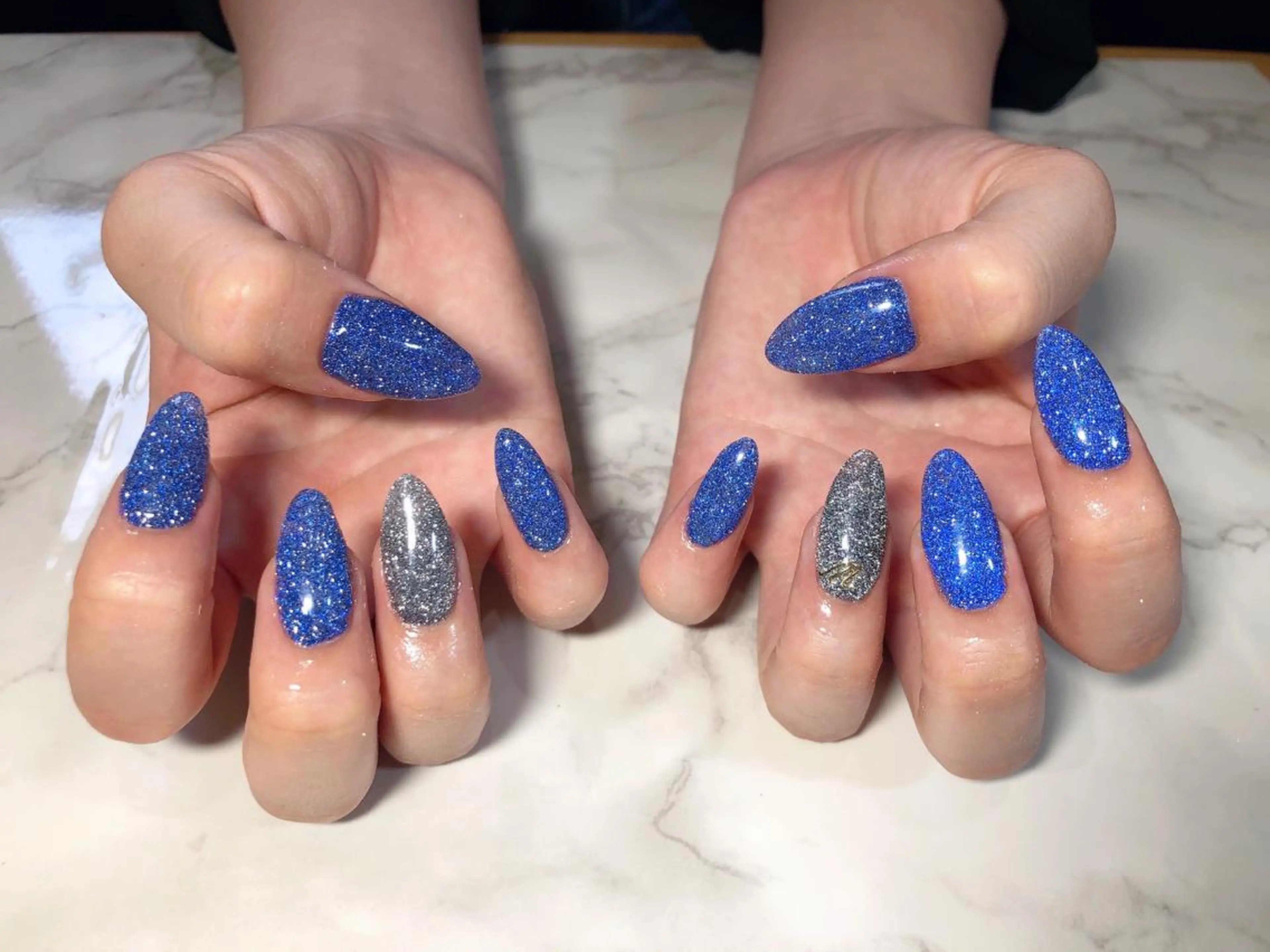 ロング ネイル 安藤 紅実のネイルデザイン