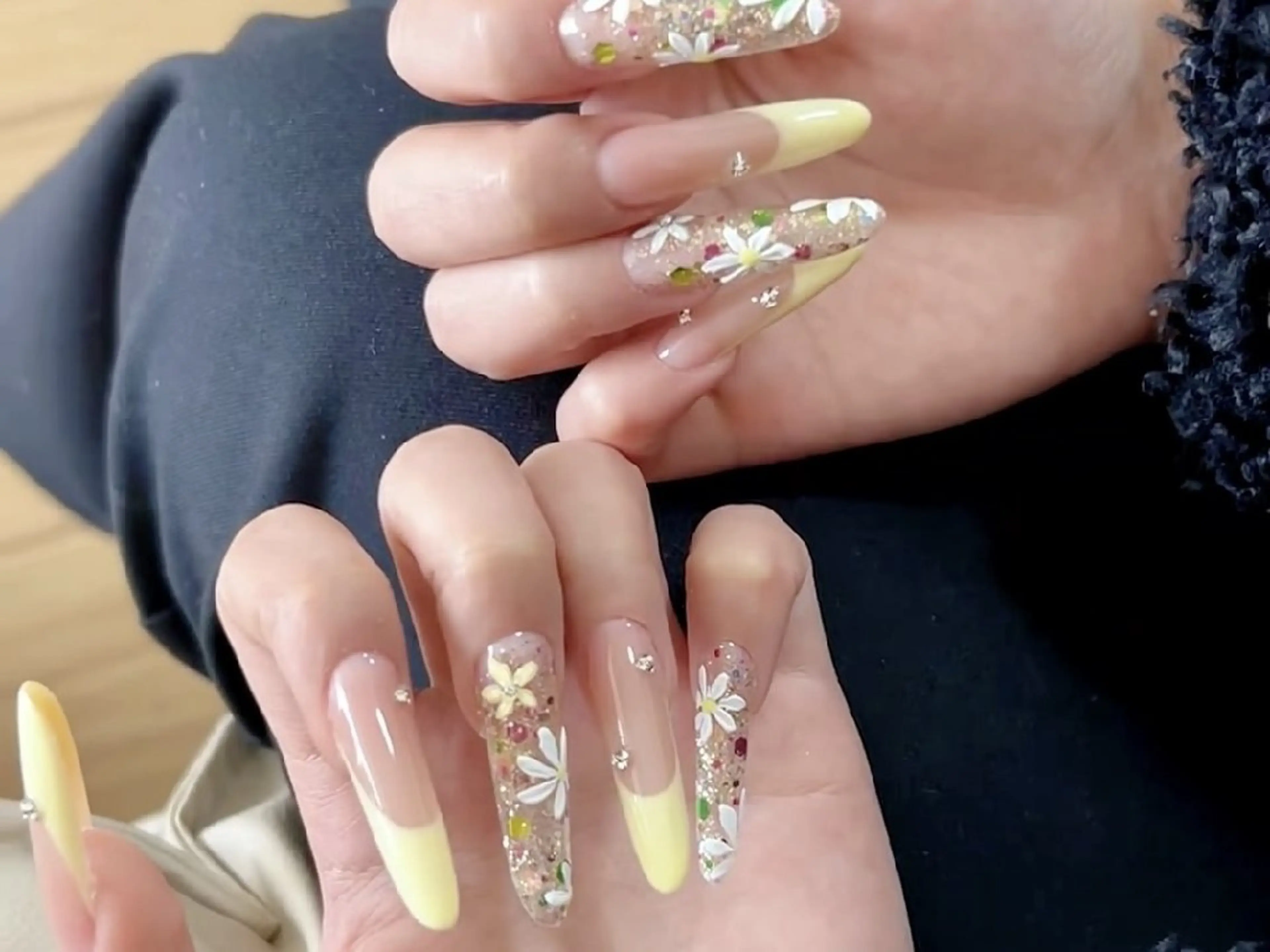 ネイル チークネイル フレンチネイル ジェルネイル ガーリー キラキラネイル ハンドネイル UM Nail Salonのネイルデザイン