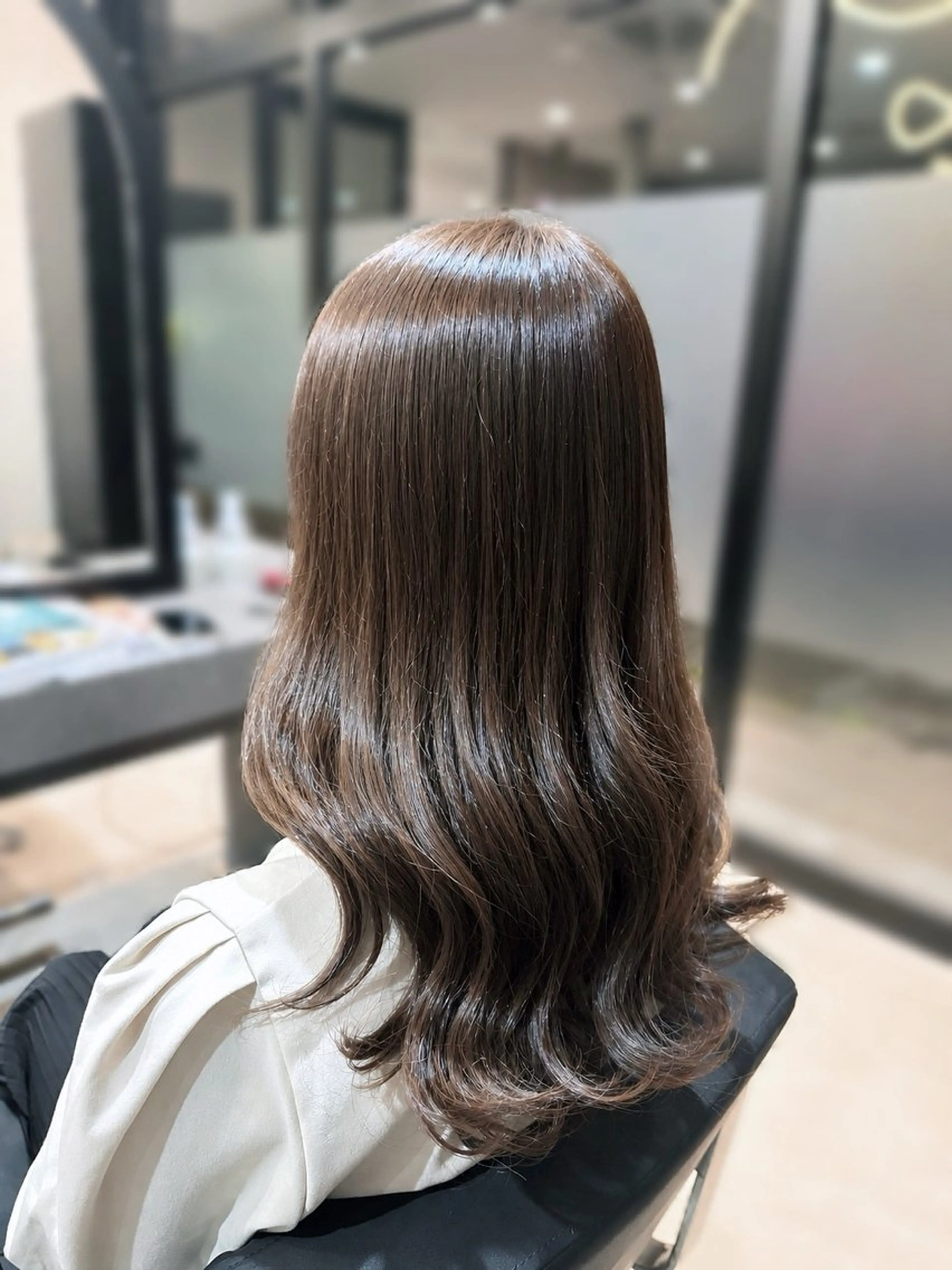 セミロング カラー 山路 望花のヘアスタイル