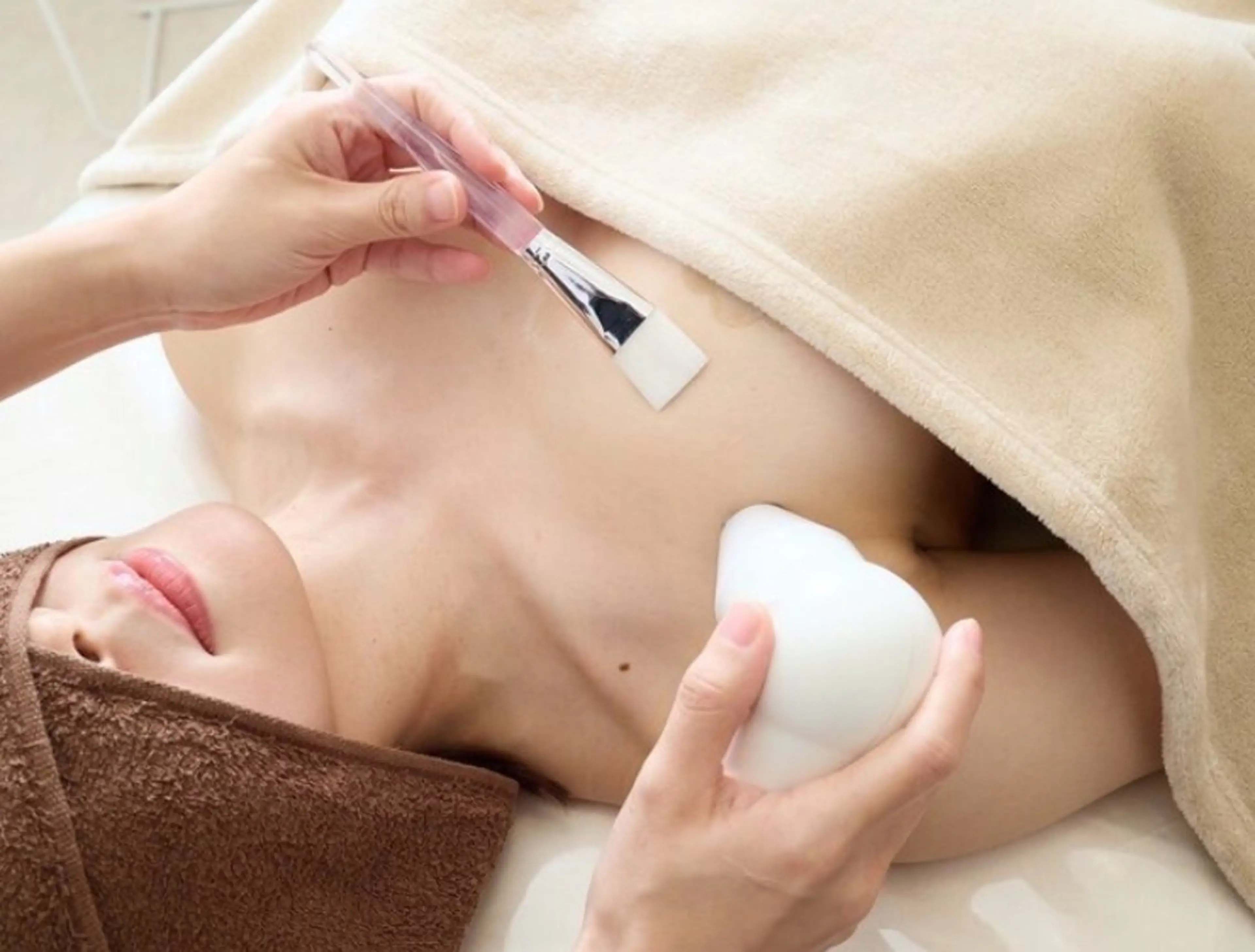 【人気の最新機器で☆バストアップ】ふわもち！理想のマシュマロバストへ<上半身のみ>60分の写真