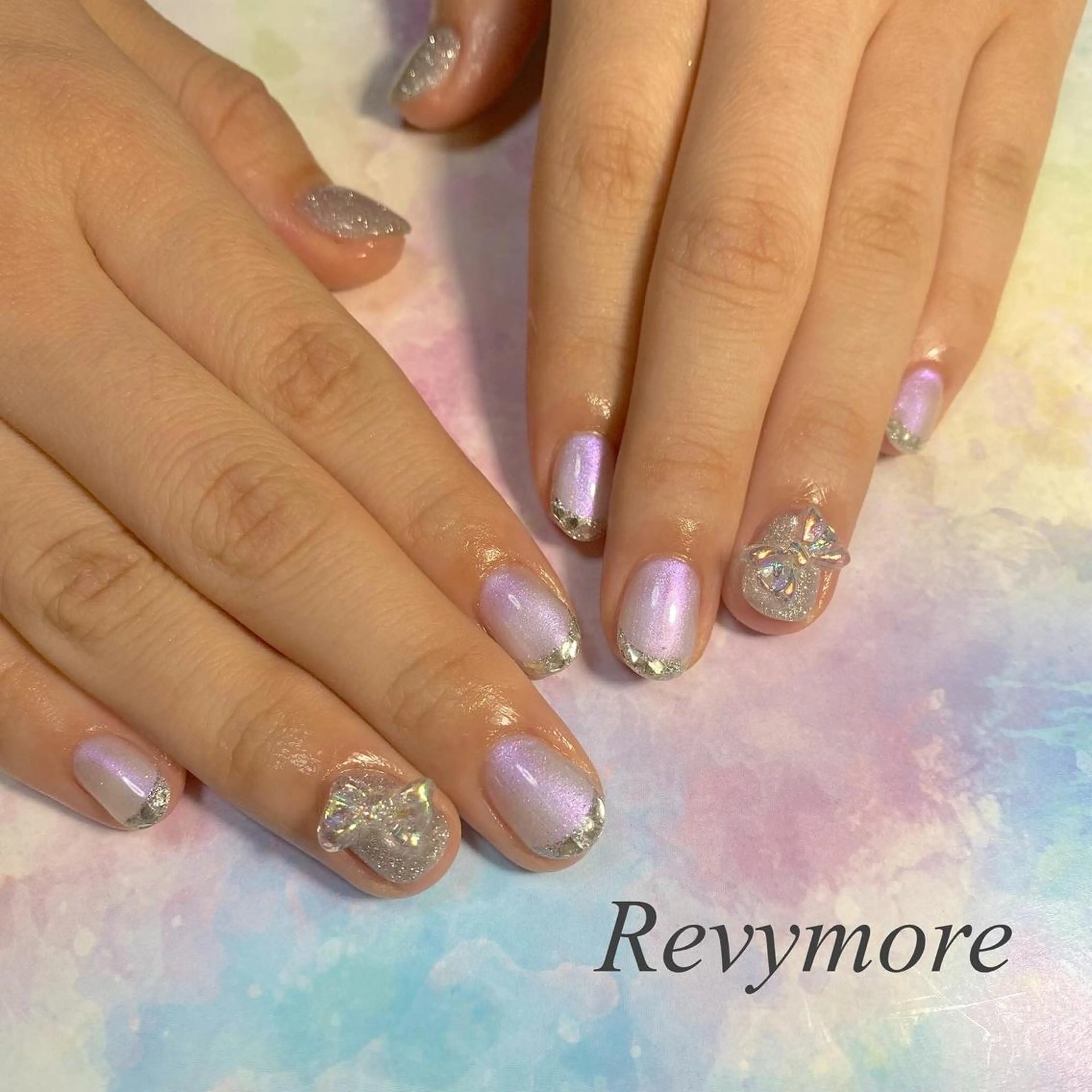 ミディアム ネイル パープルカラー 韓国風ヘア フレンチネイル ジェルネイル ガラスフレンチ nail salon Revymoreのネイルデザイン