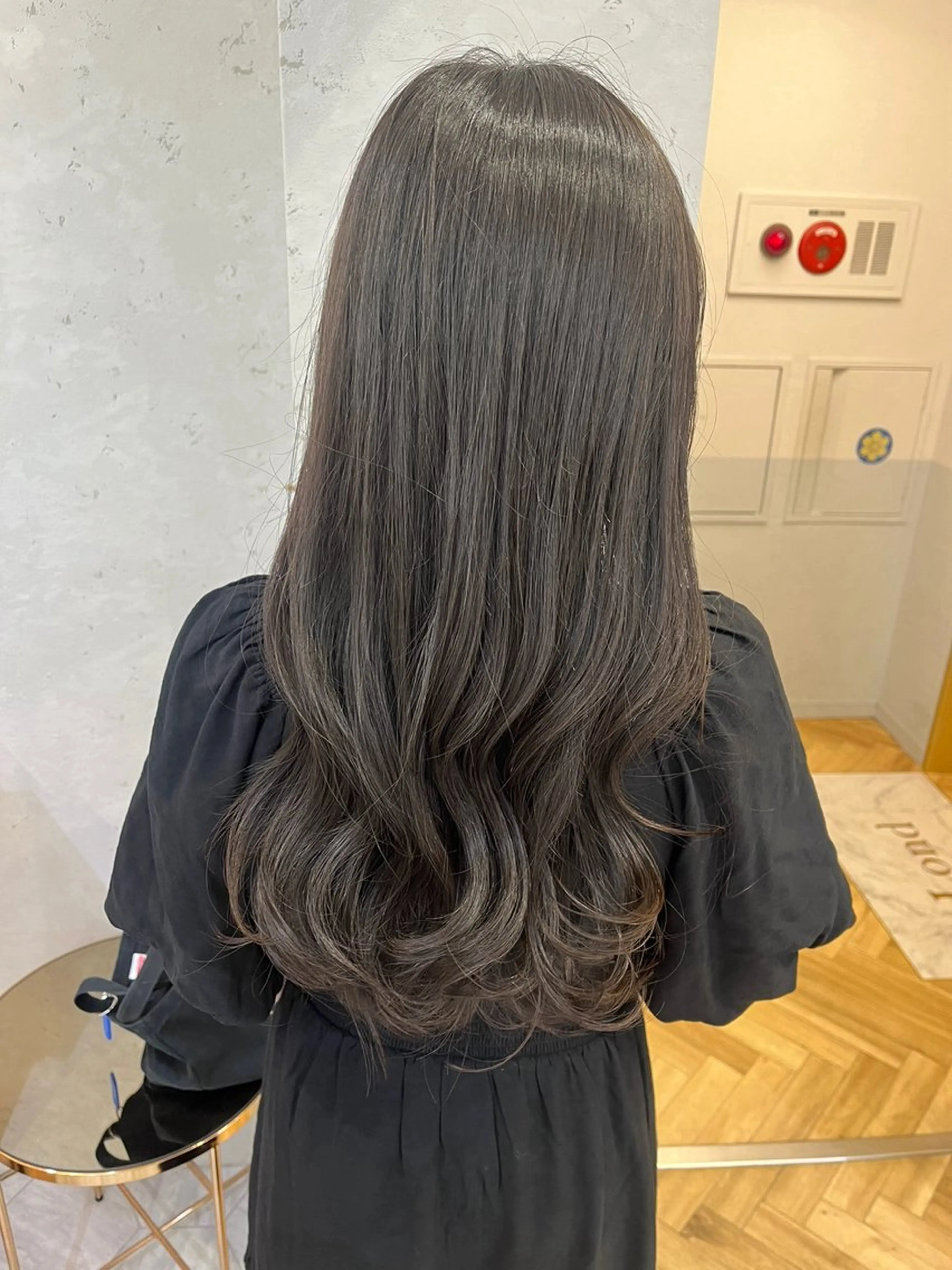 ロング カラー グレージュ カット ヘアカラー 透明感カラー│ レイヤーヘア中居美樹のヘアスタイル