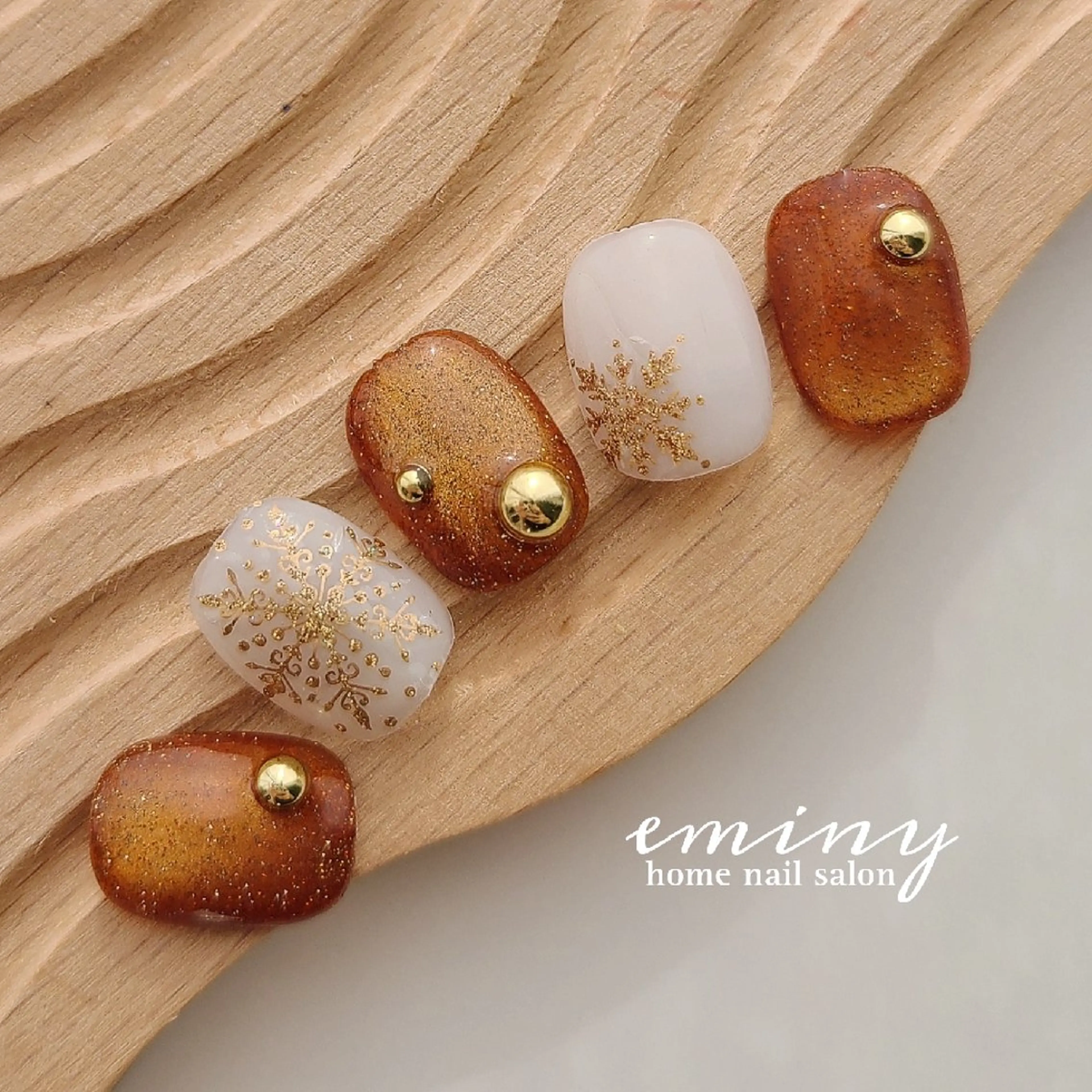 ネイル フラッシュネイル フラッシュマグ 韓国ネイル マグネットネイル 冬ネイル ハンドネイル nail salon  eminyのネイルデザイン