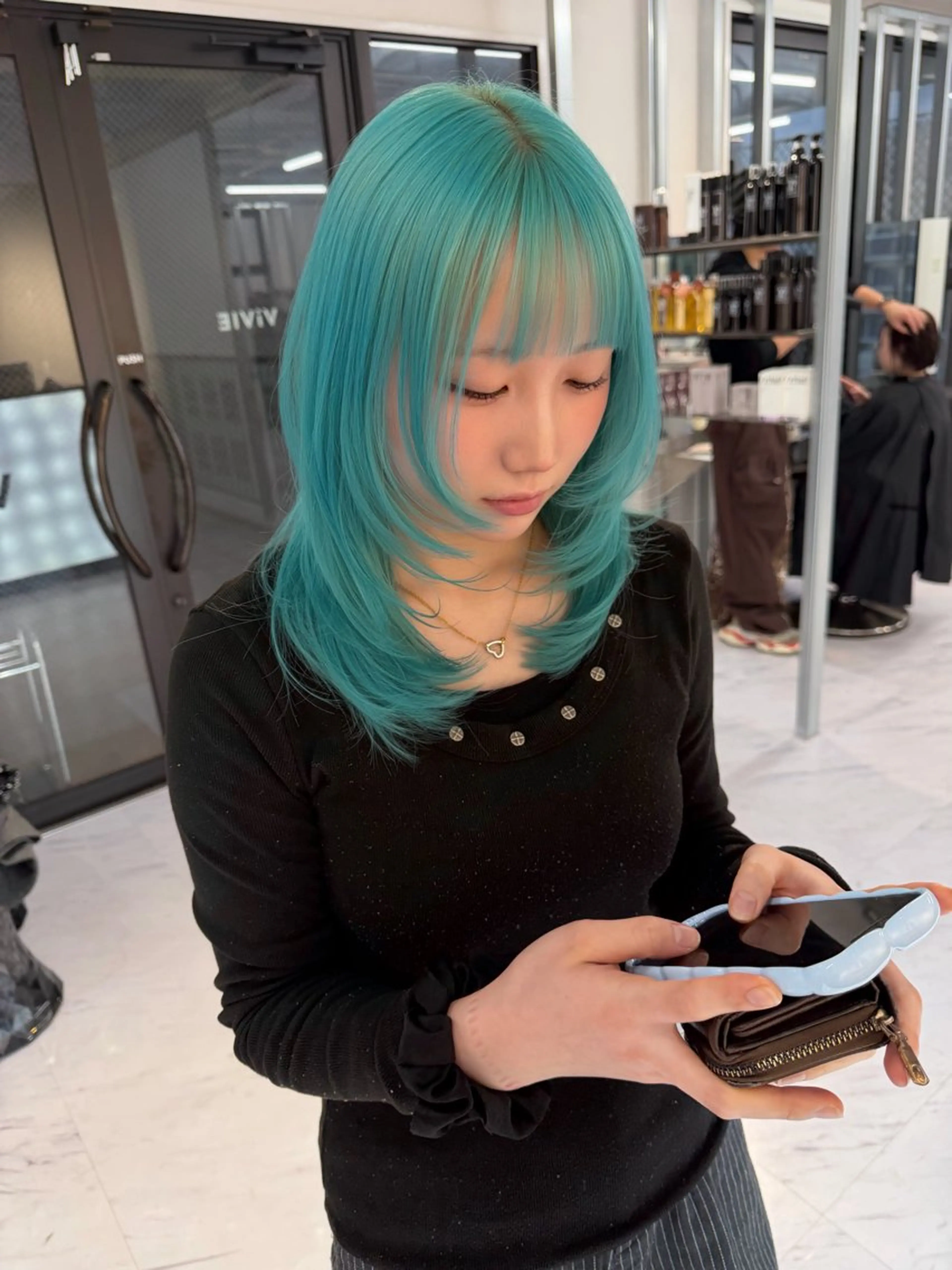 ミディアム カラー ベージュカラー ブリーチ ケアブリーチ デザインカラー ダブルカラー ヘアカラー TATSUブリーチ/ ミルクティーベージュのヘアスタイル