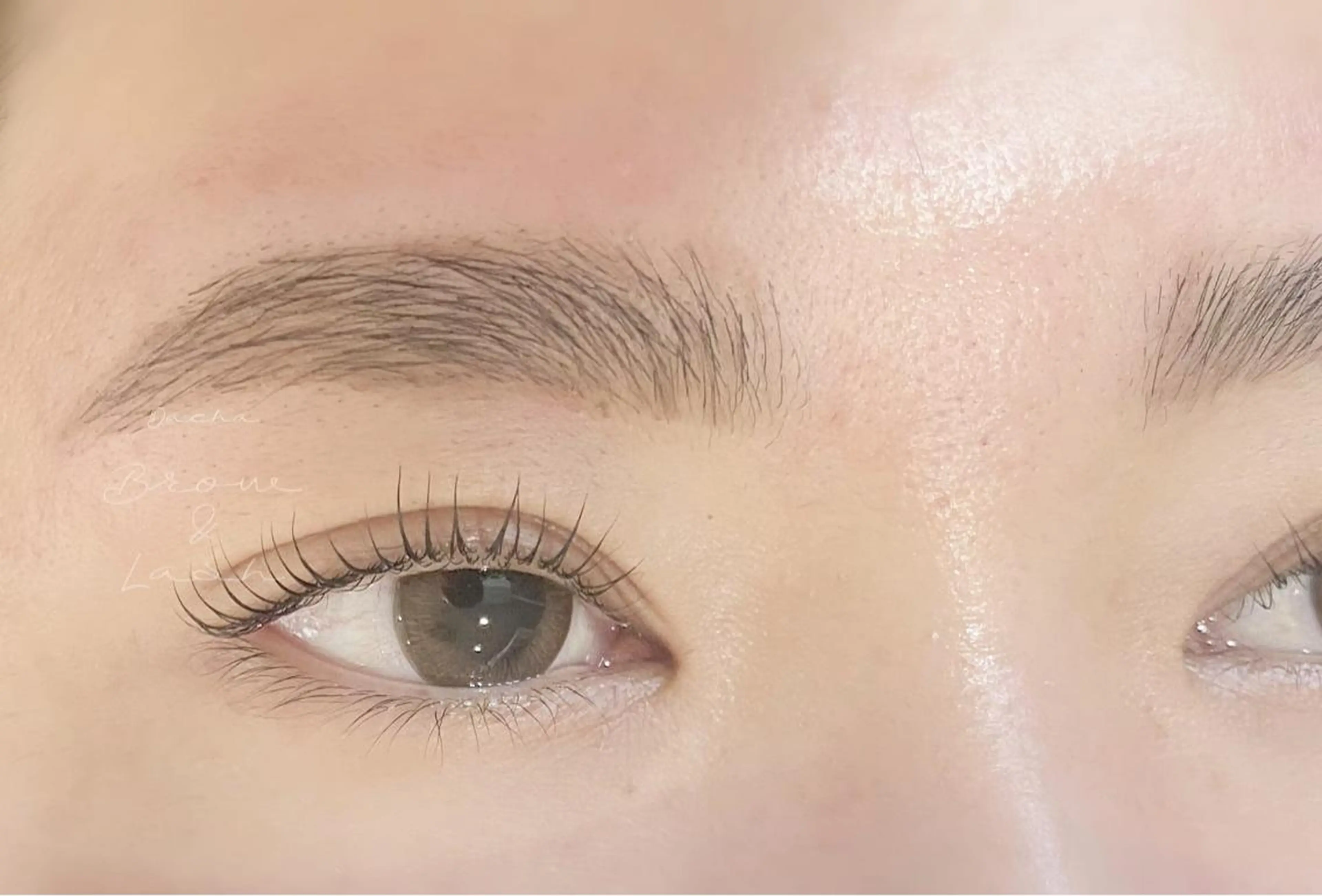 マツエク・マツパ アイブロウ まつ毛の悩み解消 Dacha吉岡の眉毛・アイブロウイメージ