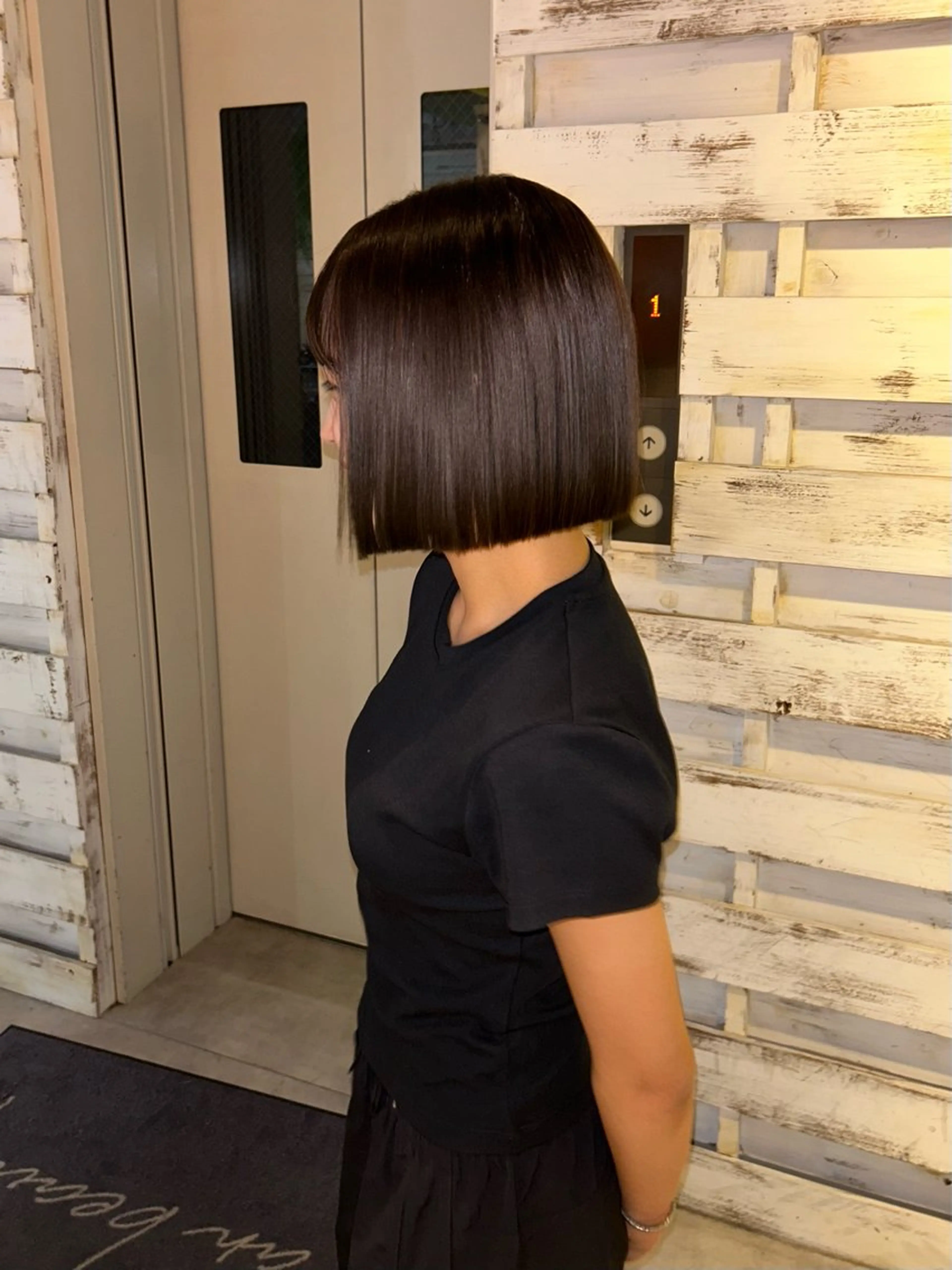 ミディアム 切りっぱなしボブ ボブ 縮毛矯正 佐藤 ウィリアムのヘアスタイル