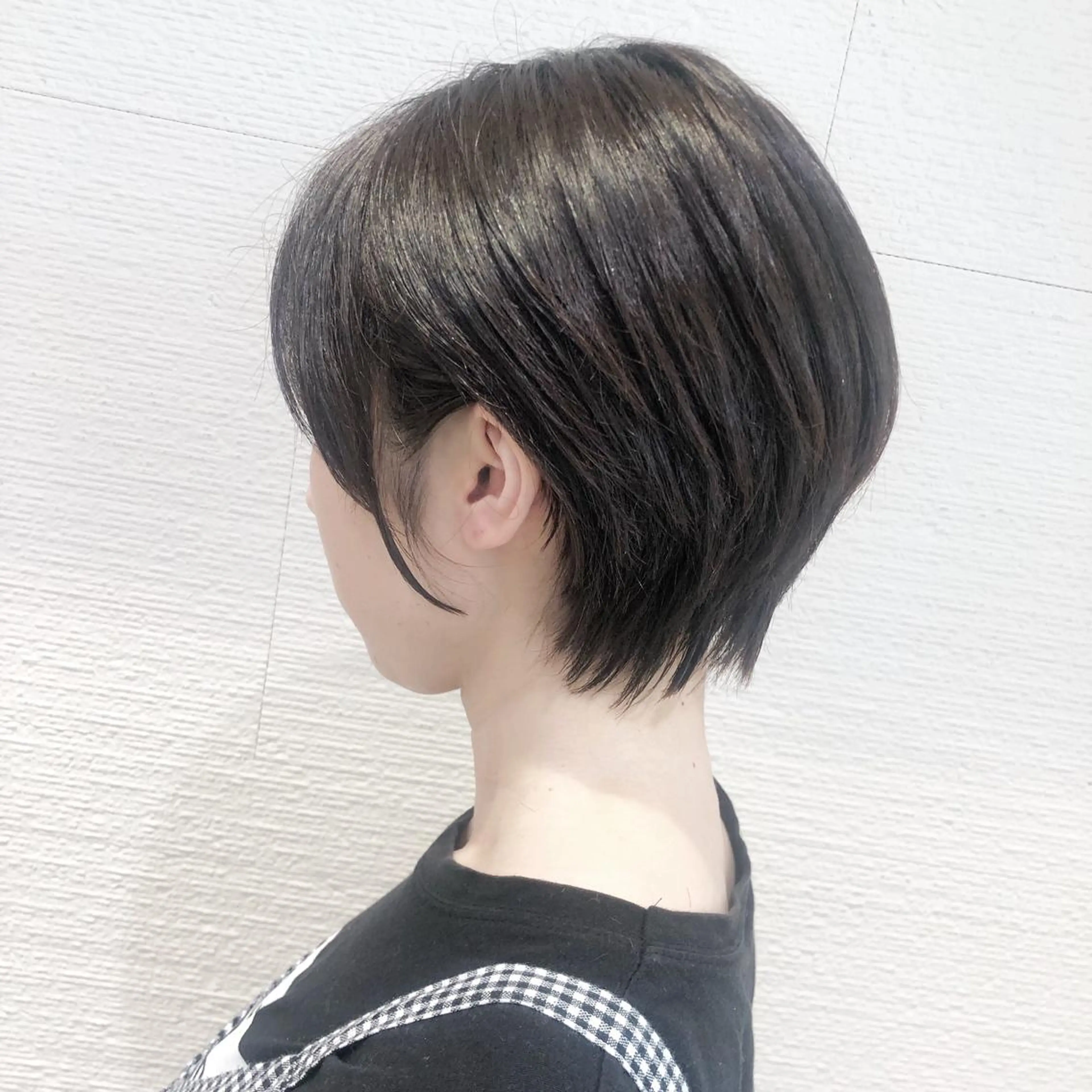 ショート カラー 三鷹で1番ショート ボブをカットする新谷のヘアスタイル