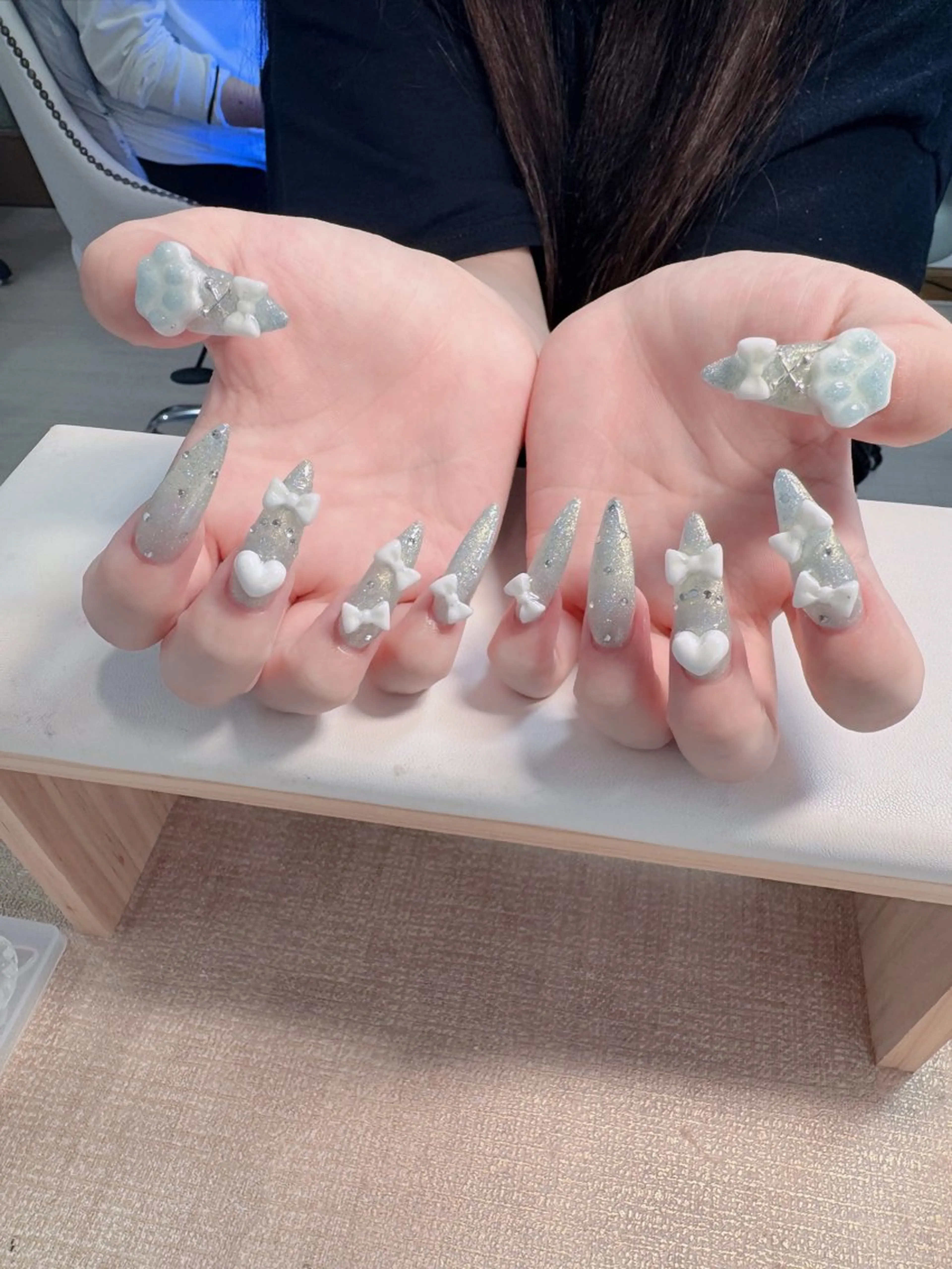 ネイル オーロラネイル フレンチネイル ジェルネイル ハロウィン キラキラネイル H.baby Nail Salonのネイルデザイン