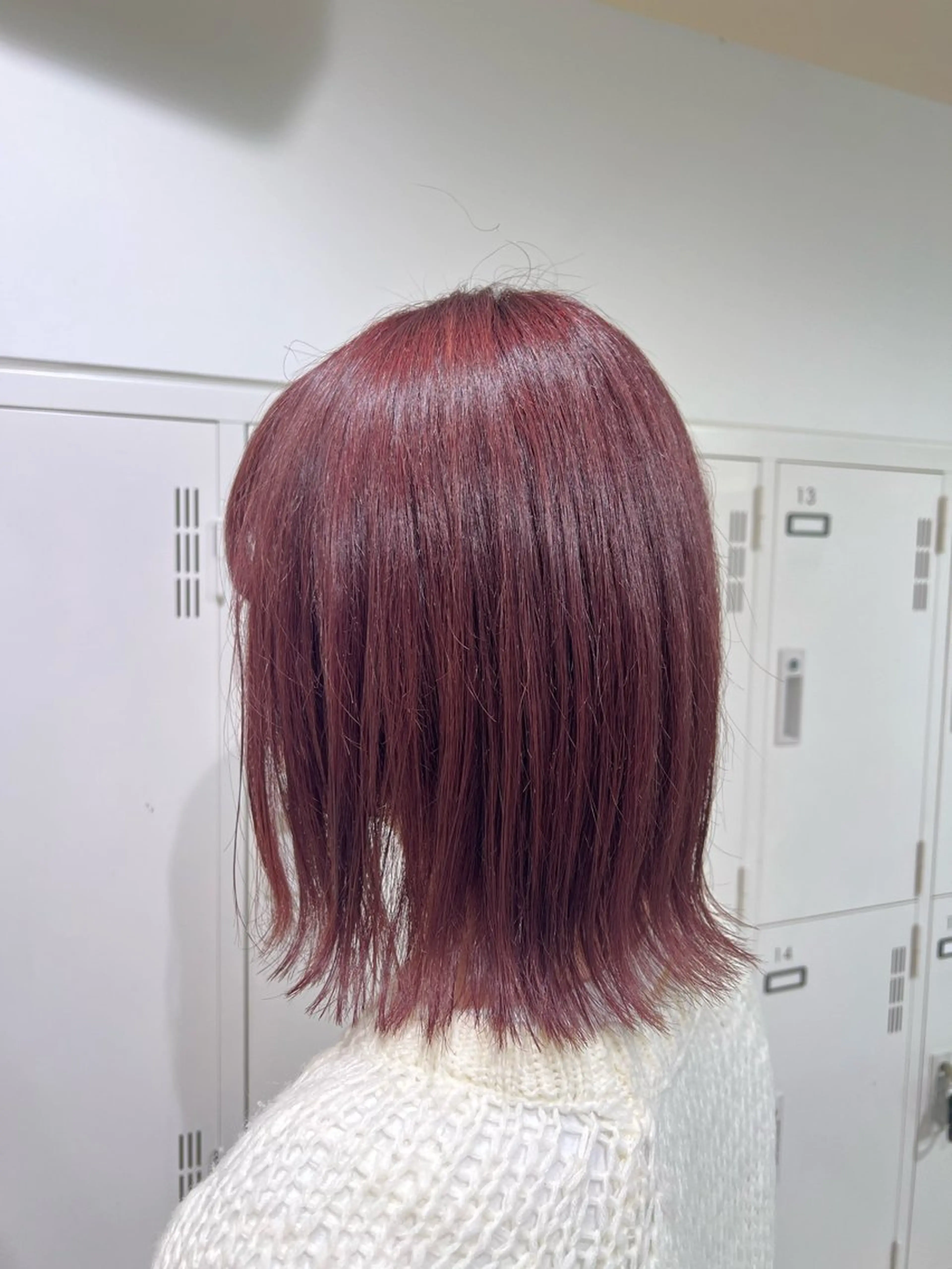 ミディアム カラー 切りっぱなしボブ ボルドーカラー ピンクカラー ボブ ヘアカラー トリートメント 【暖色カラー特化】 中山由梨のヘアスタイル