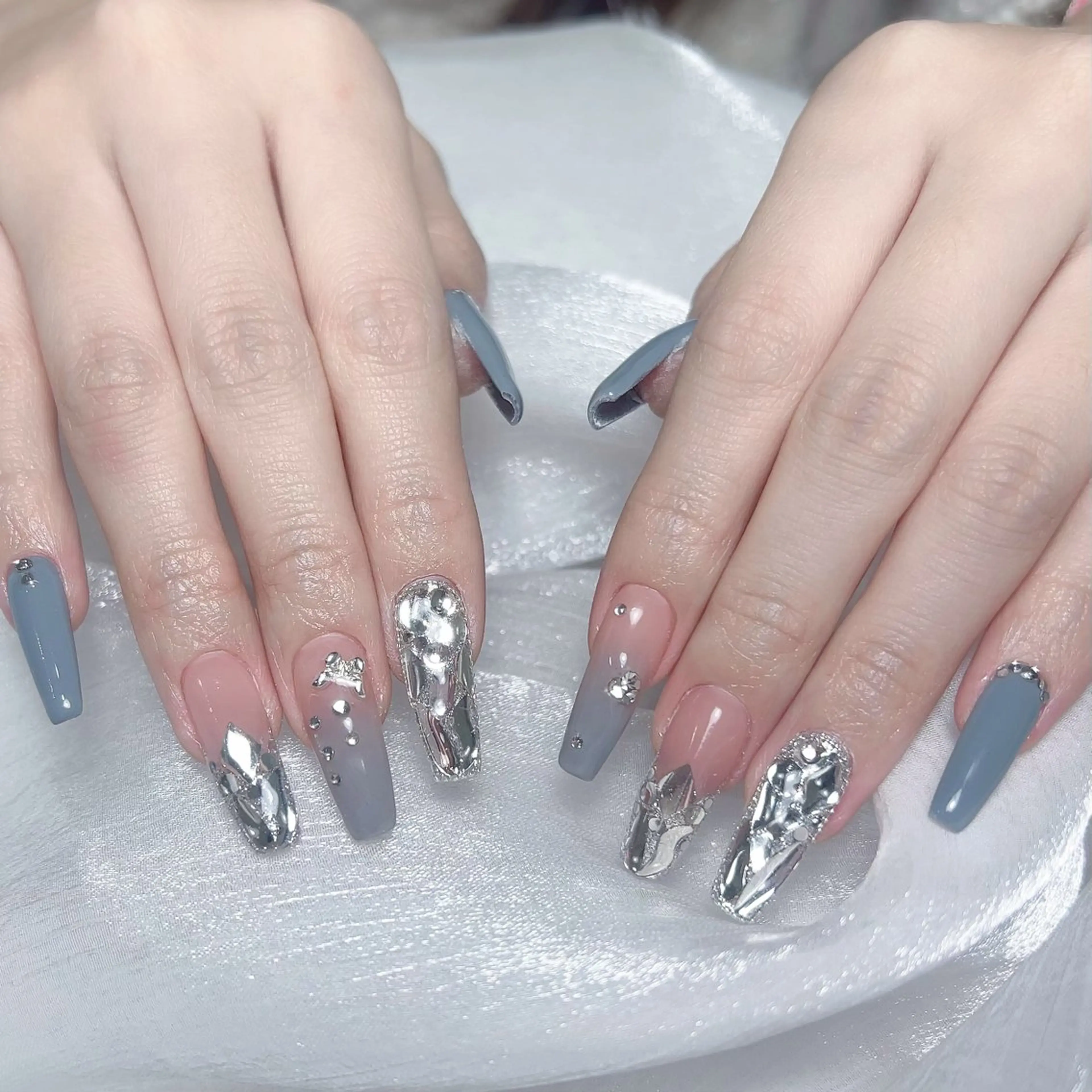 メンズ ネイル メンズ韓国風 アートネイル オーロラネイル ガーリー キラキラネイル ハンドネイル Nail salon 木にいるのネイルデザイン