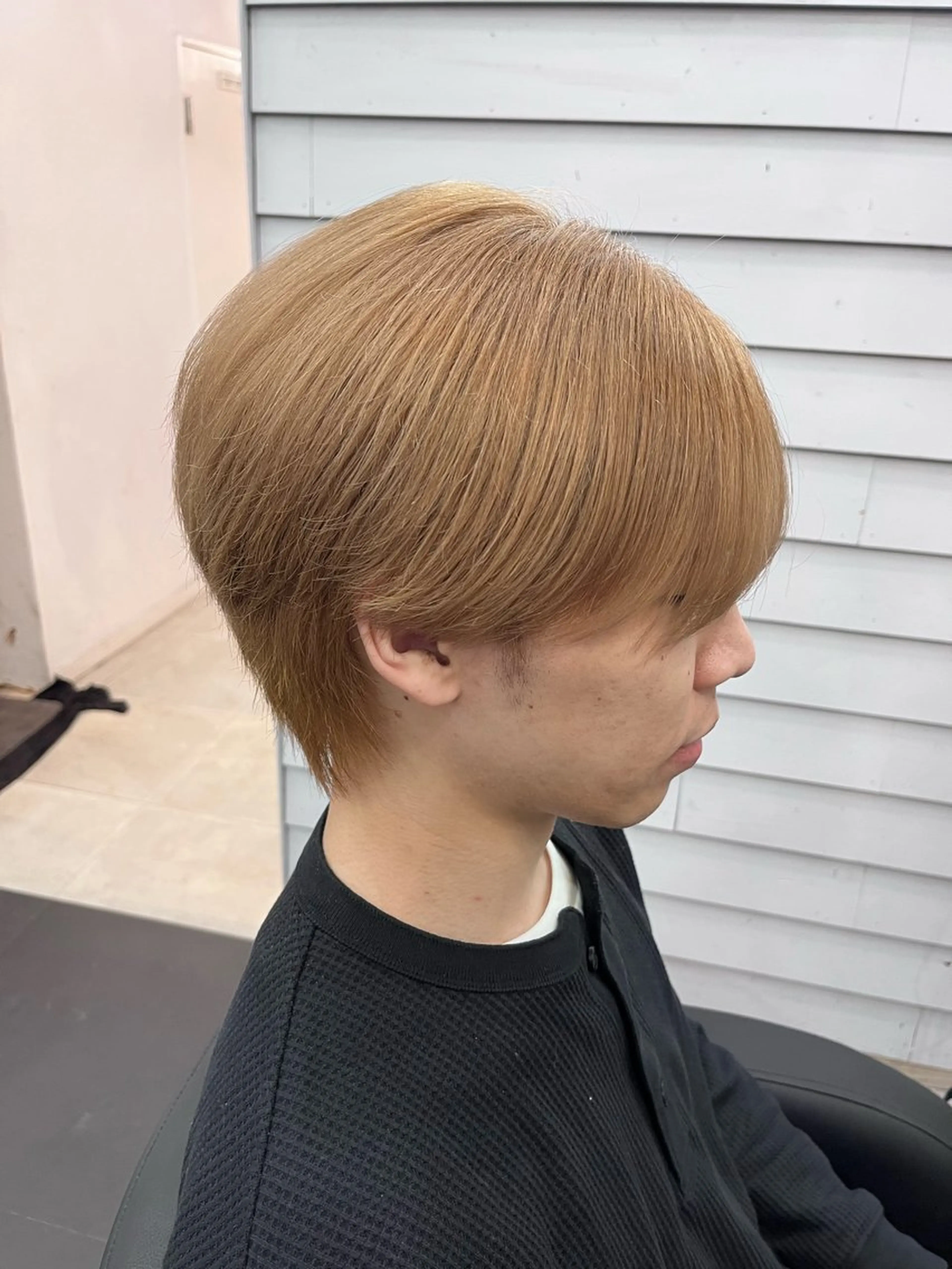 ショート カラー メンズ ベージュカラー ミルクティーベージュ ヘアカラー トリートメント メンズパーマ ヘアカラー大成のヘアスタイル