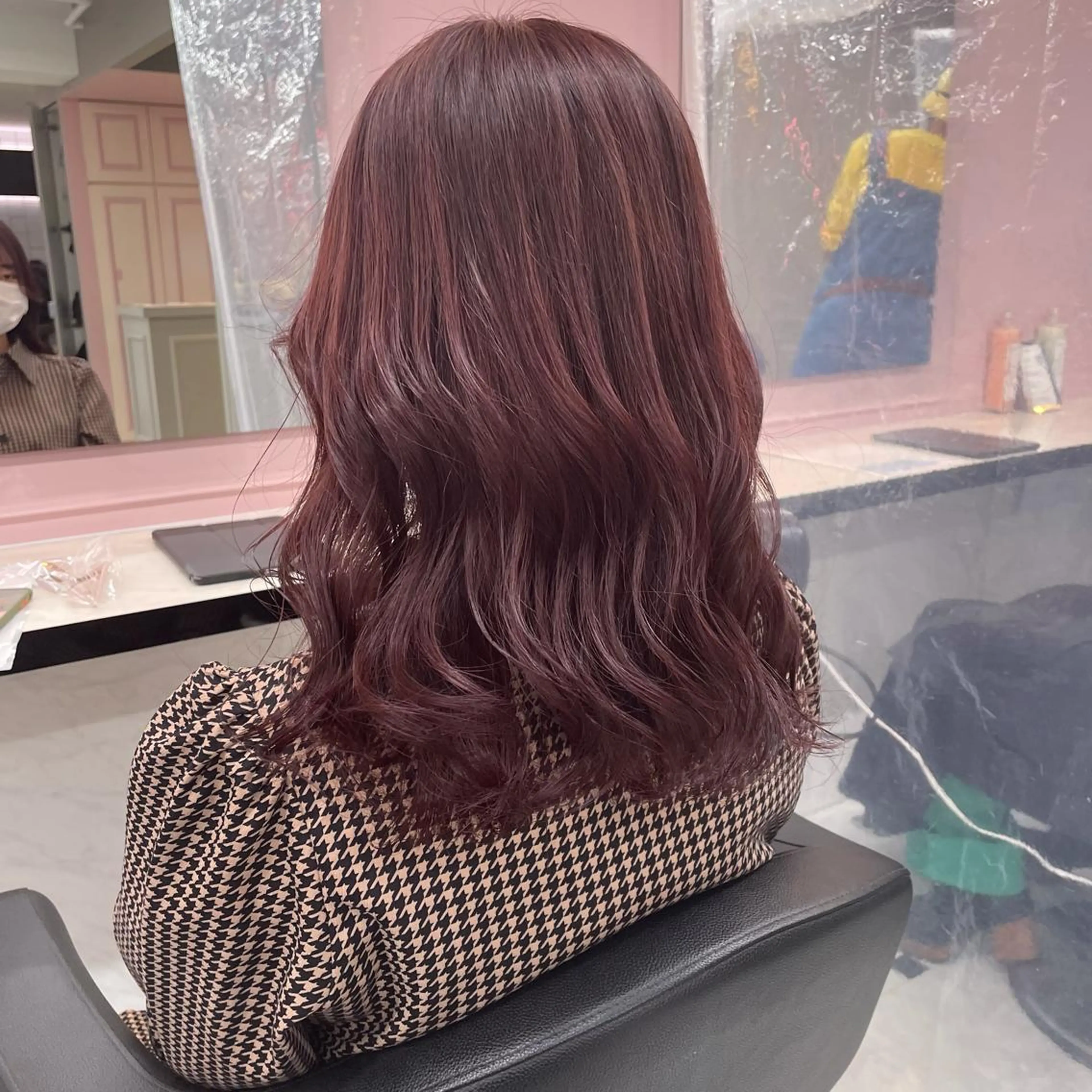 セミロング カラー ヘアアレンジ ピンクカラー ヘアカラー トリートメント ヘアセット ピンク・ベージュ🩰 カラー🫧とらのヘアスタイル