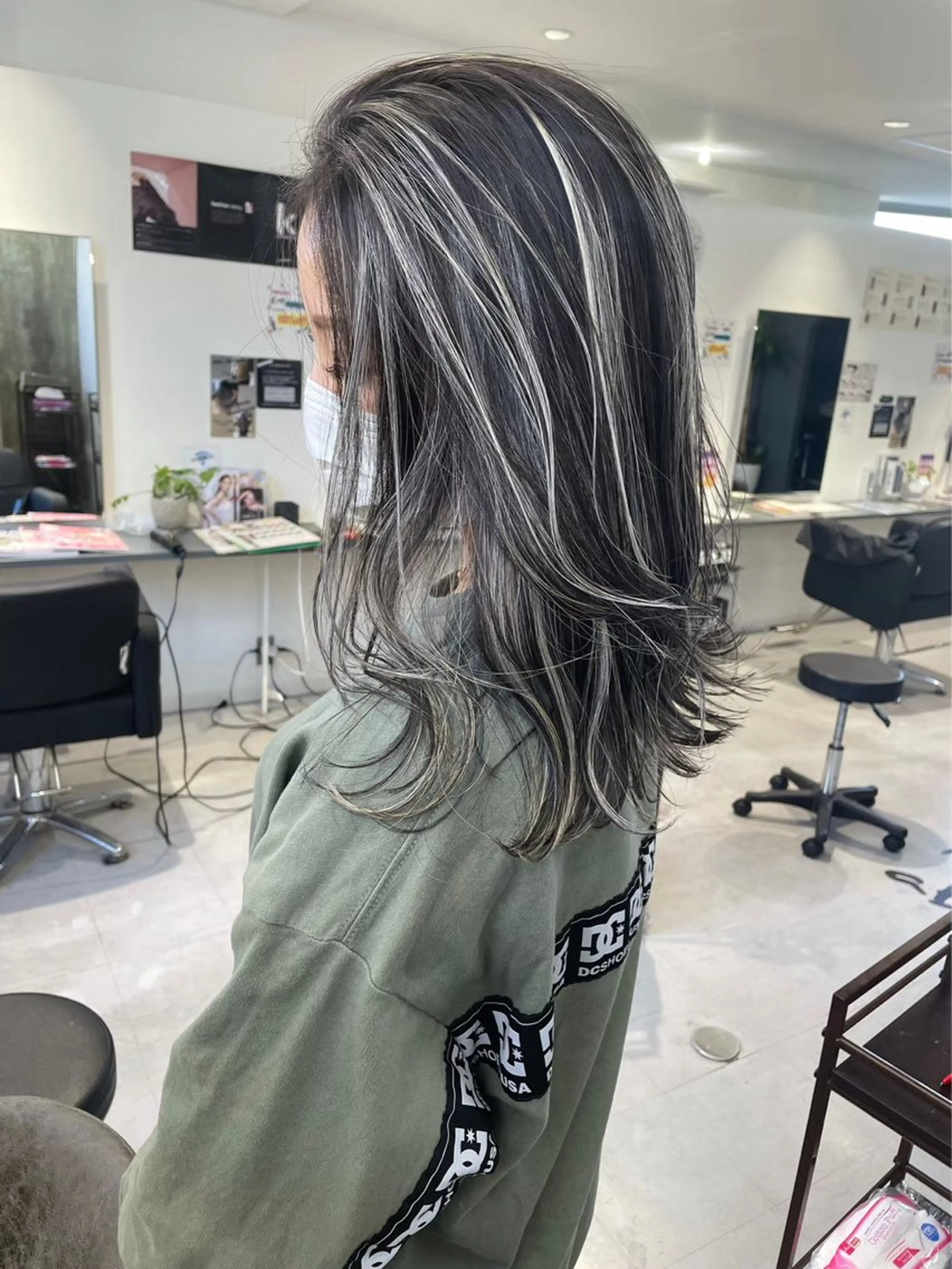 ミディアム ハイライト 荒金 大翔のヘアスタイル