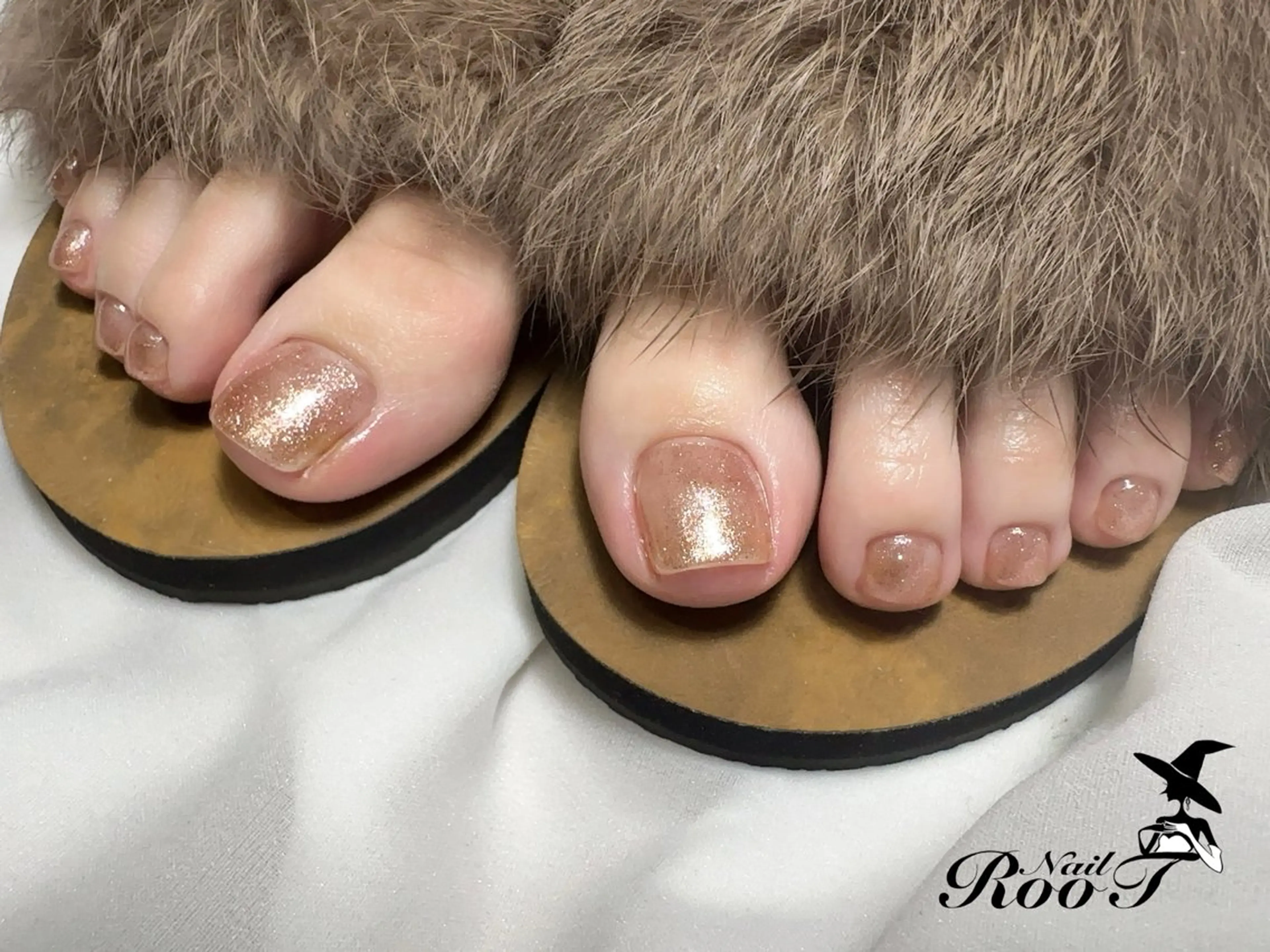 ネイル ラメ(グリッター) フットネイル RooT Nailのネイルデザイン