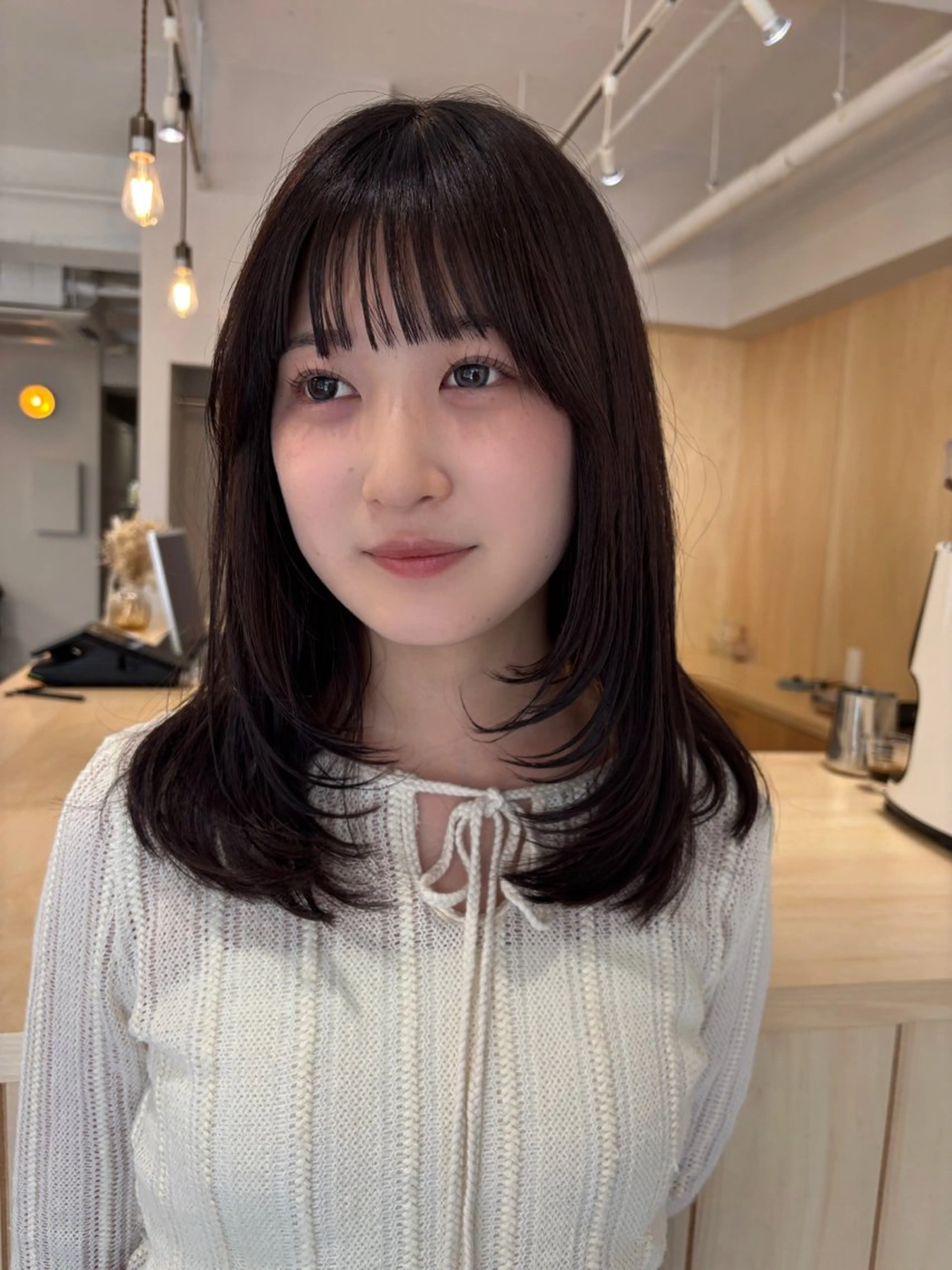 ミディアム 顔まわりレイヤー 顔周りカット レイヤーカット カット ボブ/ベージュ /MIYUのヘアスタイル