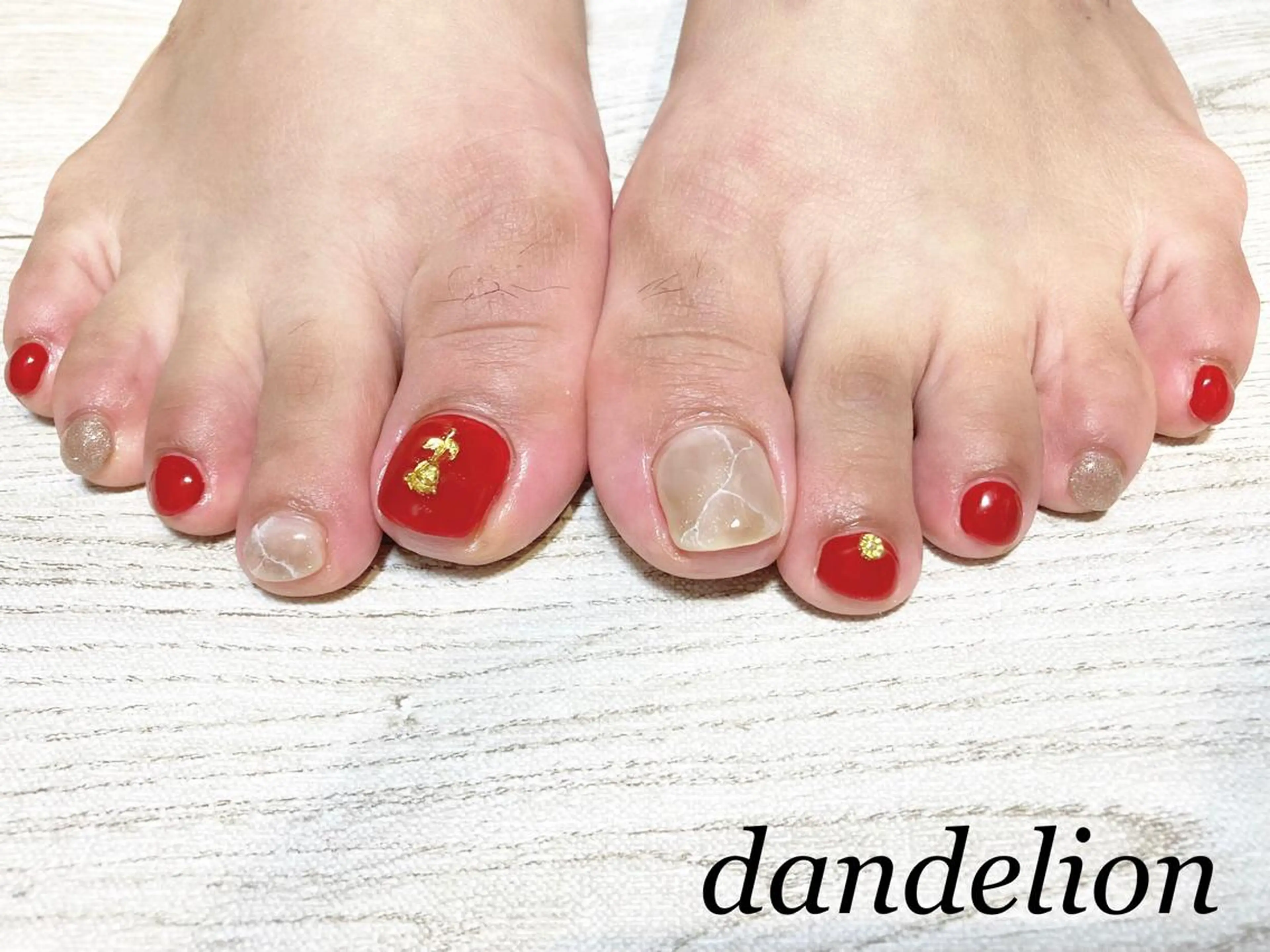 ネイル ハンドネイル ハンドケア dandelion ダンデライオンのネイルデザイン