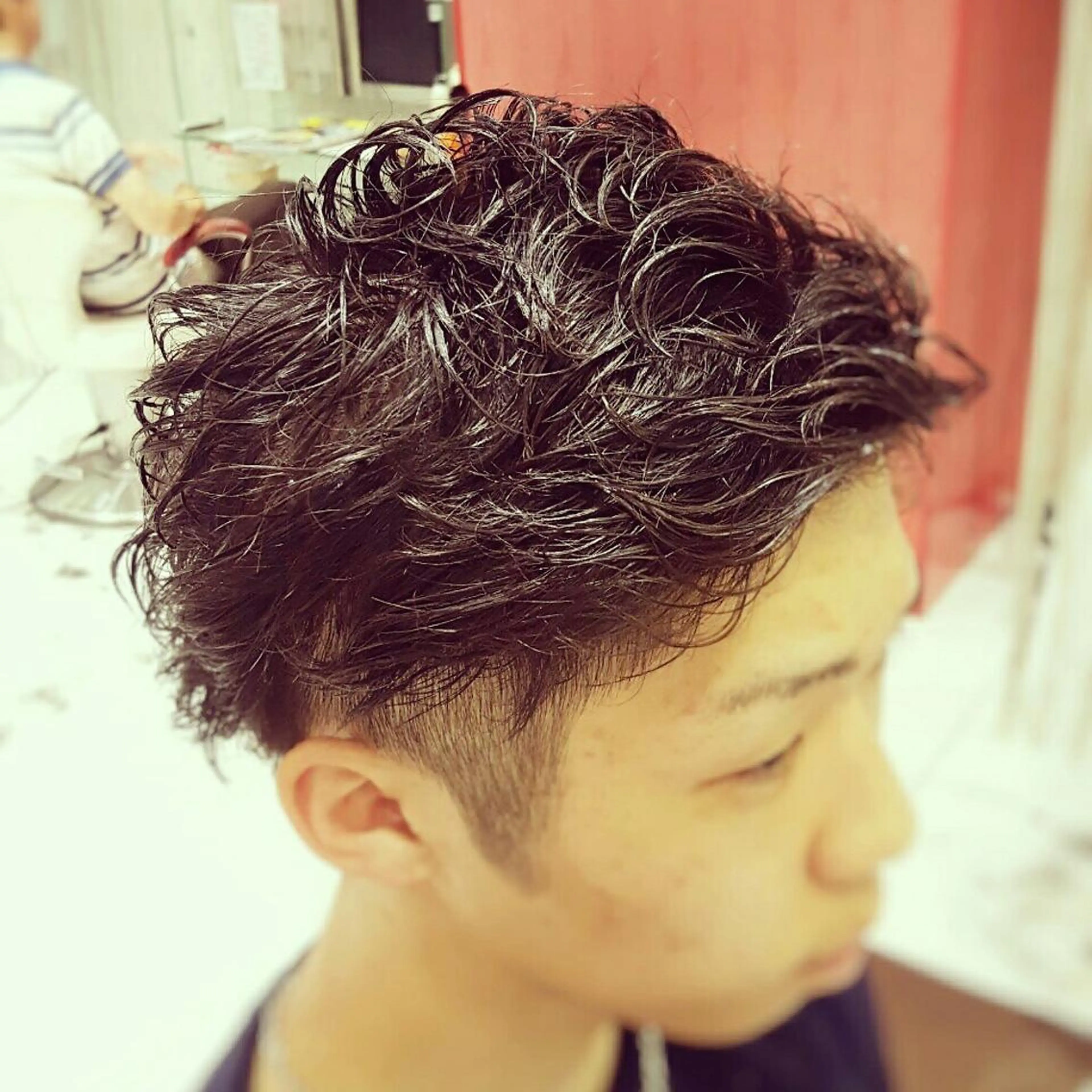 ショート メンズ パーマ ツーブロック 秋山 幸太のヘアスタイル