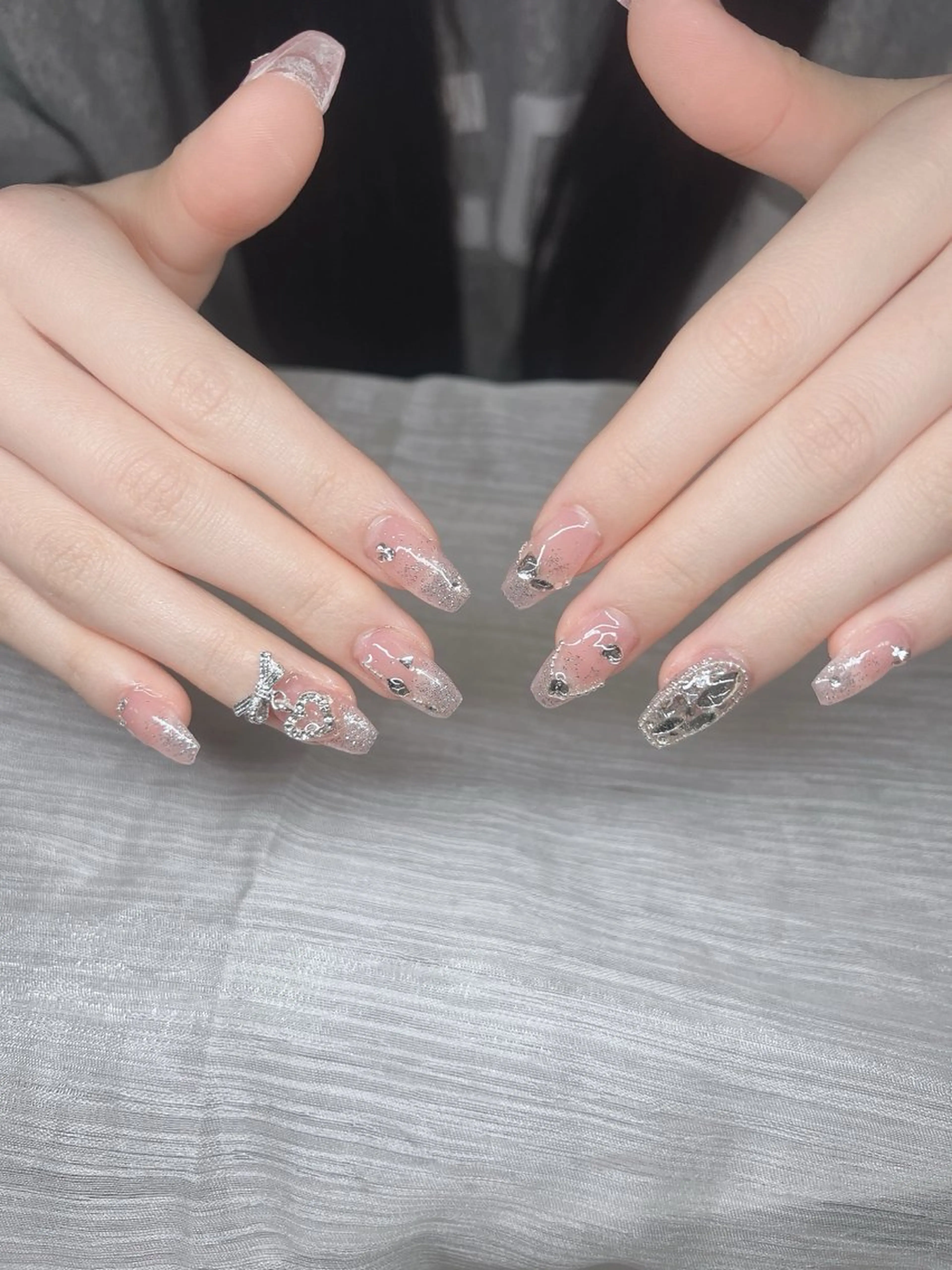 ネイル 長さ出し グラデーション 卒業式 キラキラネイル マグネットネイル Lee Nails チップ長さだし専門店のネイルデザイン