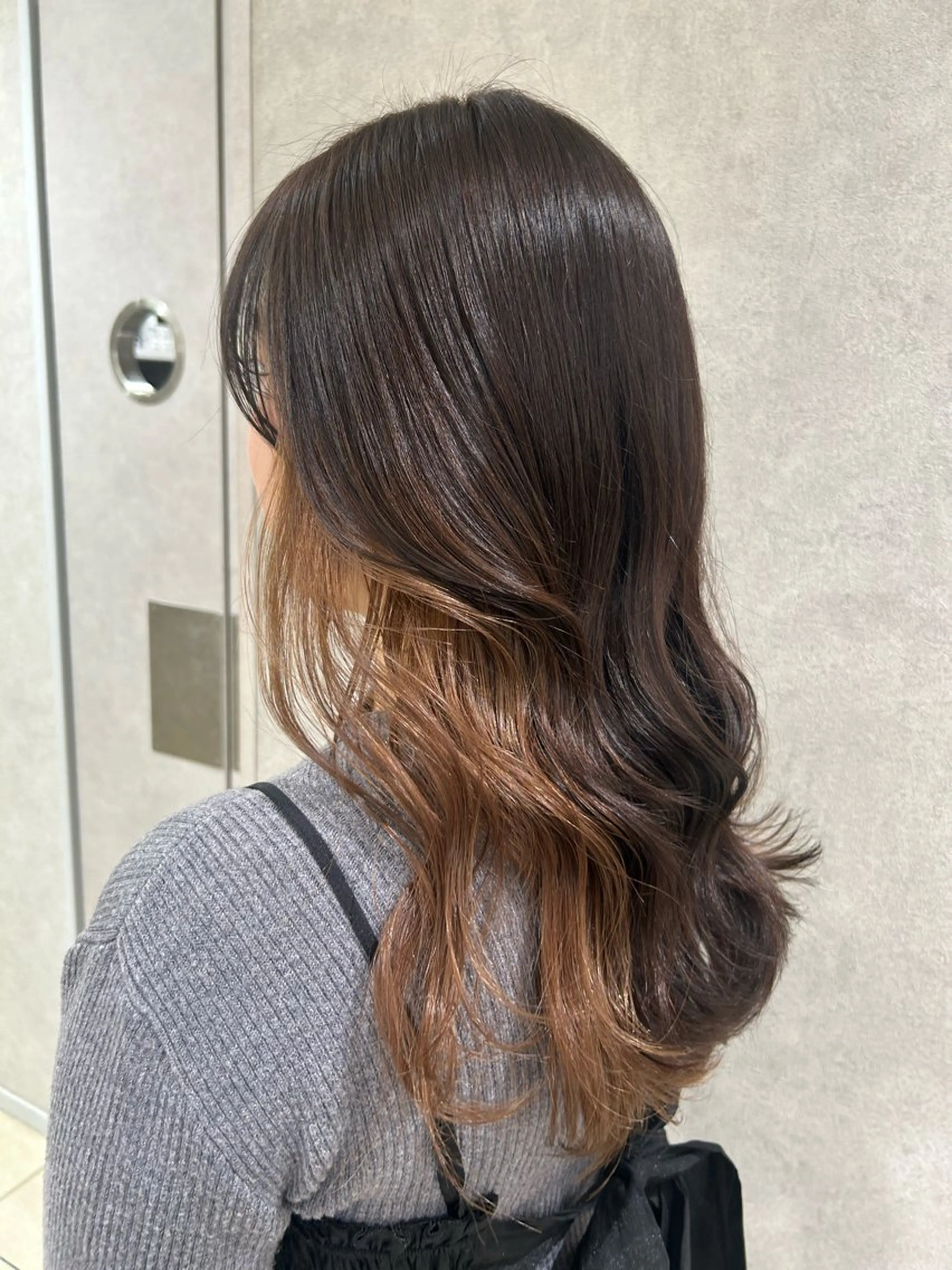 ロング カラー 〖 韓国hair 〗 室岡　咲希のヘアスタイル