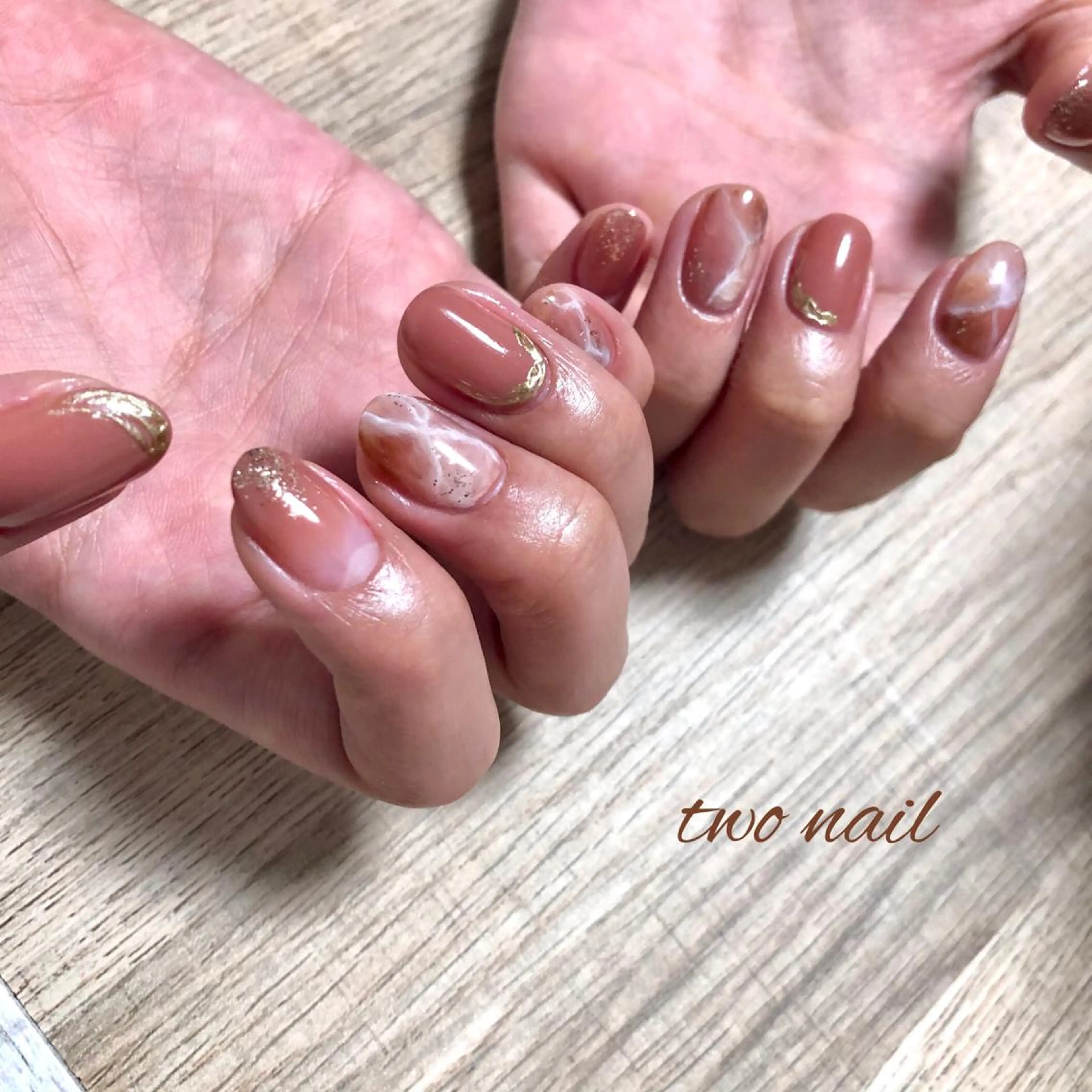 ネイル アートネイル ブラウン フットネイル ハート 大理石ネイル(マーブル) two nailのネイルデザイン