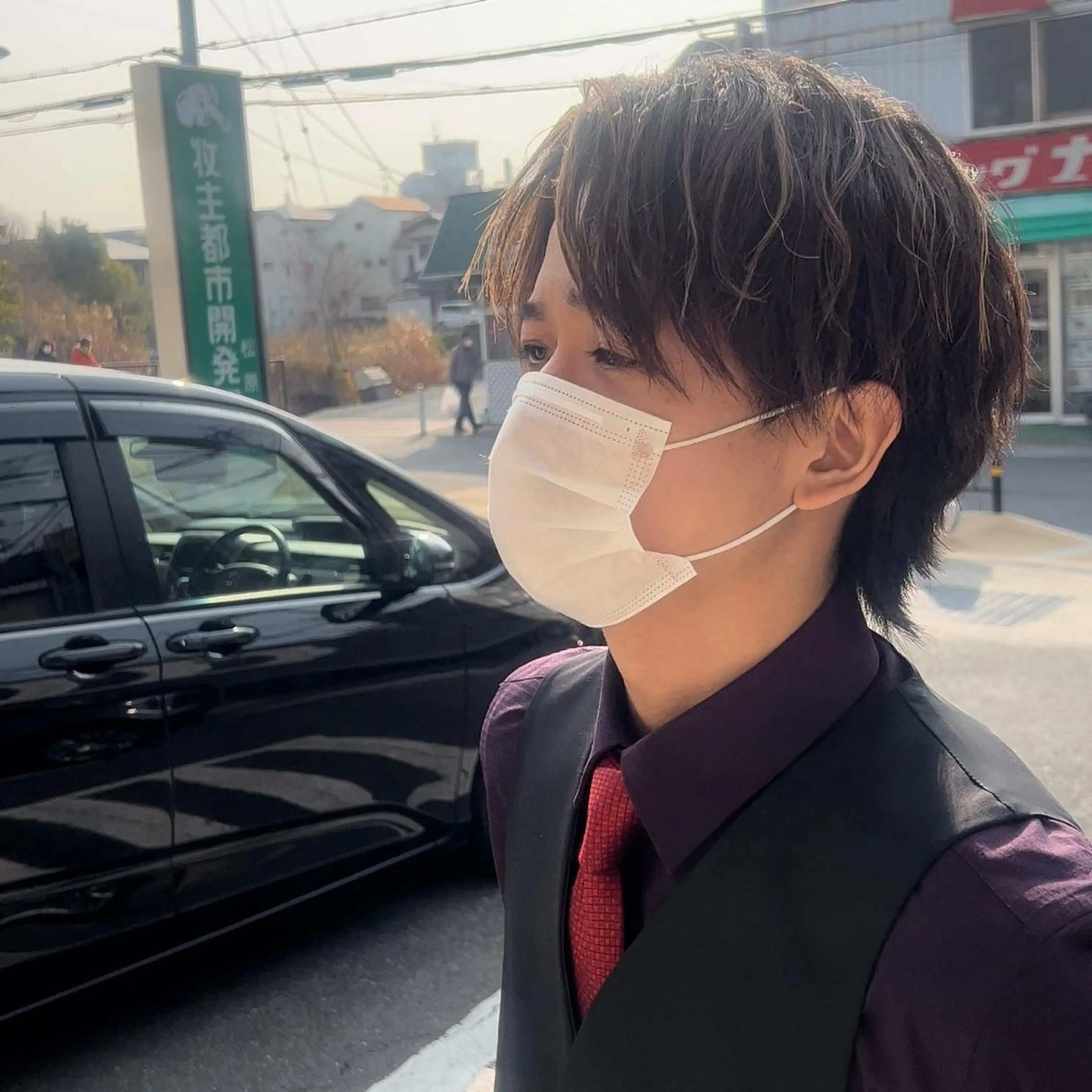 ミディアム メンズ ミディアムパーマ センターパート ダウンパーマ カルマパーマ メンズ韓国風 メンズサロンGRIT 店長　深山一平のヘアスタイル