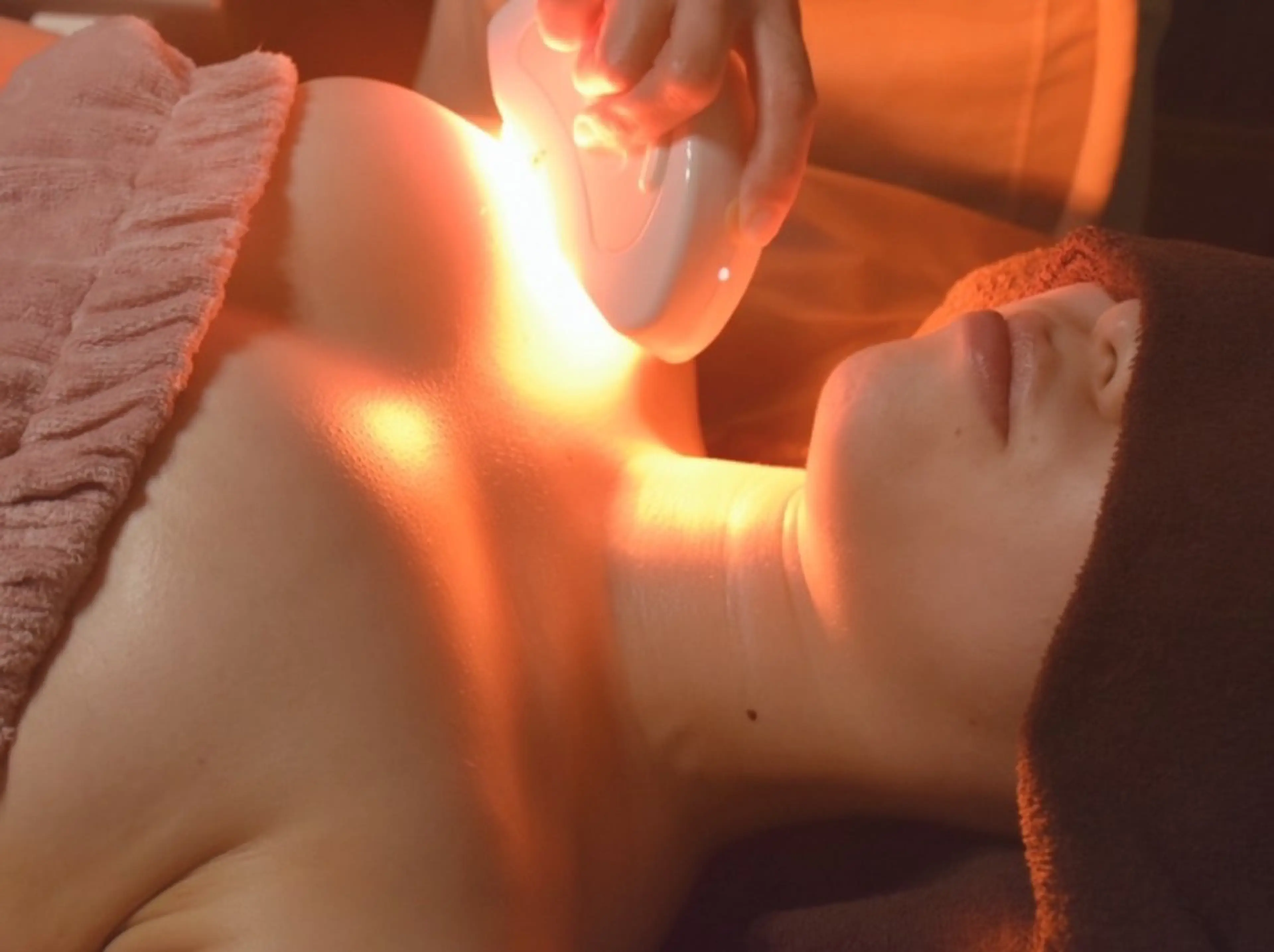 【光バストアップケア60分】A→Gカップになった方多数!流れ脂肪戻しふっくらふわふわ美乳バスト✨️女性ホルモン活性化✨️の写真