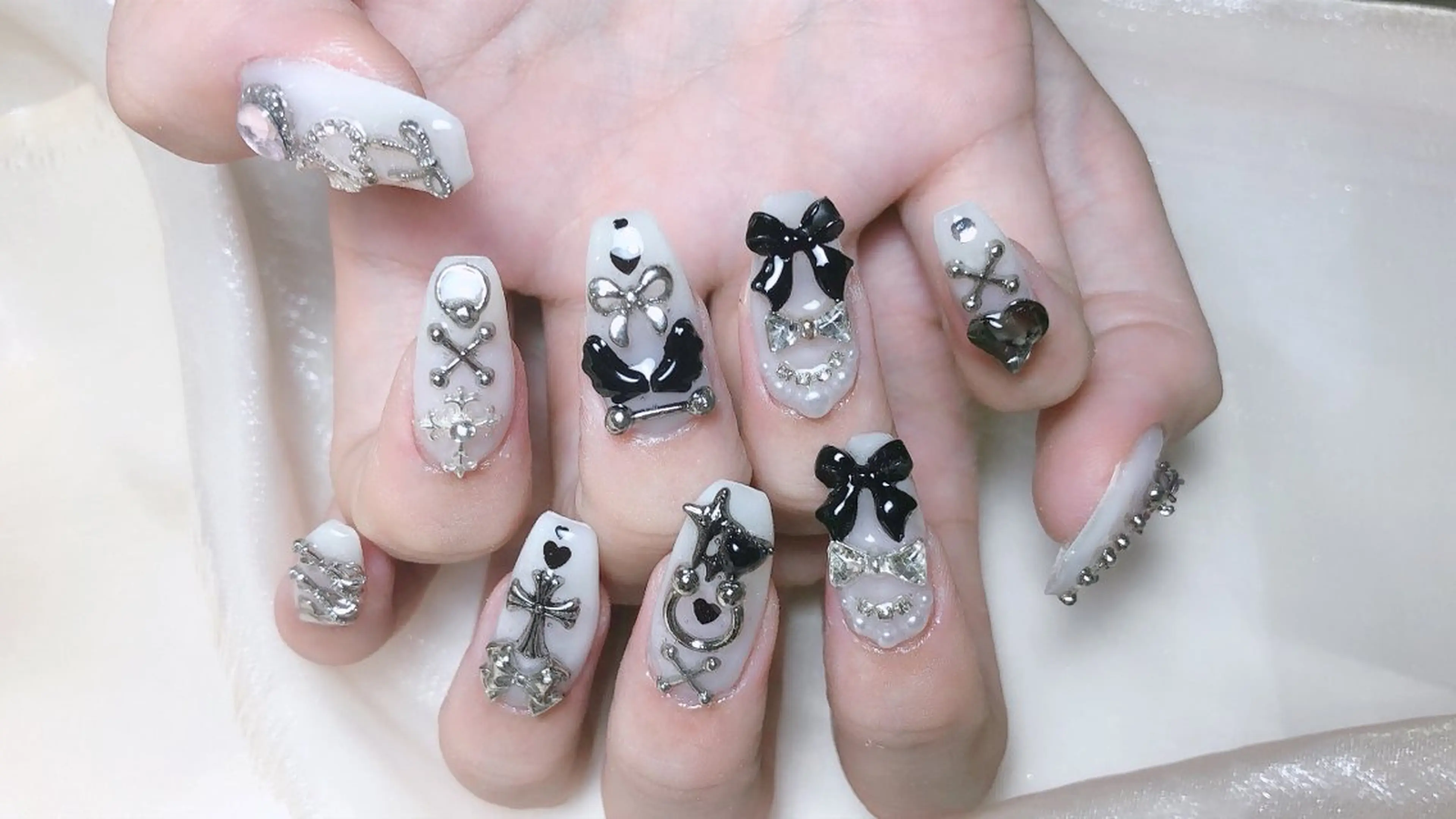 ネイル LR.ONE ヨウのネイルデザイン